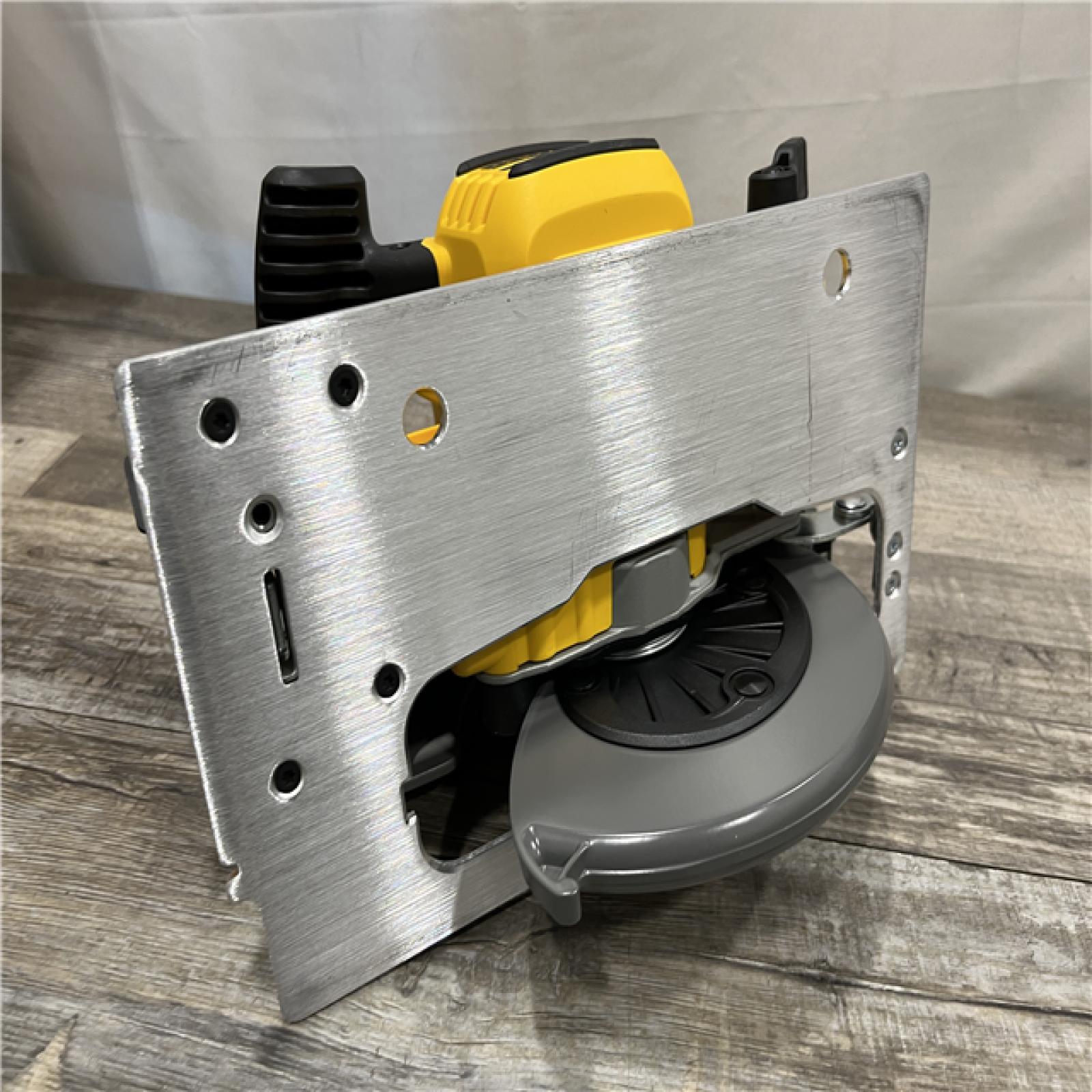 AS-IS DEWALT 20-Volt MAX 7-1/4 in. Cordless Circular Saw (Tool Only)