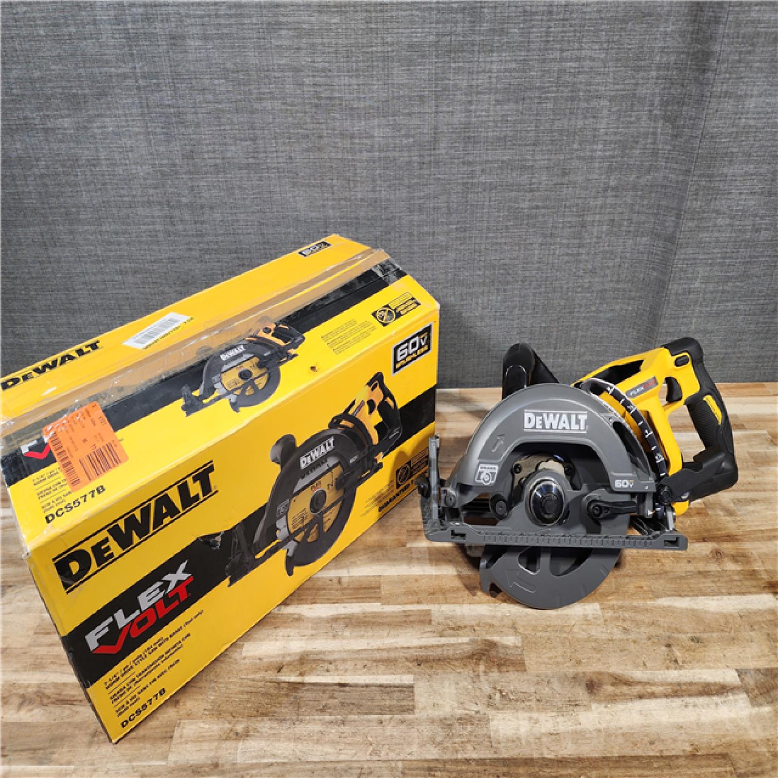 HOUSTON LOCATION - AS-IS DEWALT FLEXVOLT 60V MAX Cordless Brushless 7-1/4 in. Wormdrive Style Circular Saw (Tool Only)