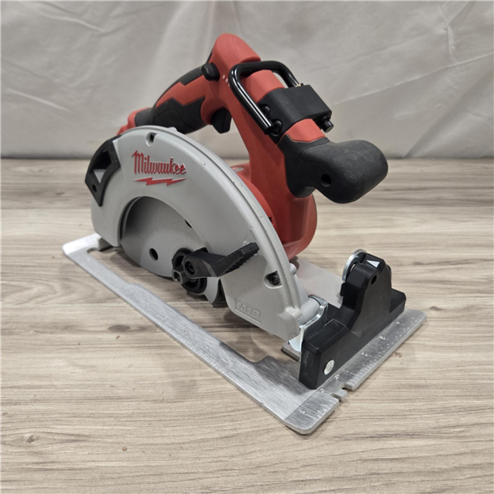 AS-IS Milwaukee 7-1/4 18V Circular Saw 2631-20 (Bare Tool)