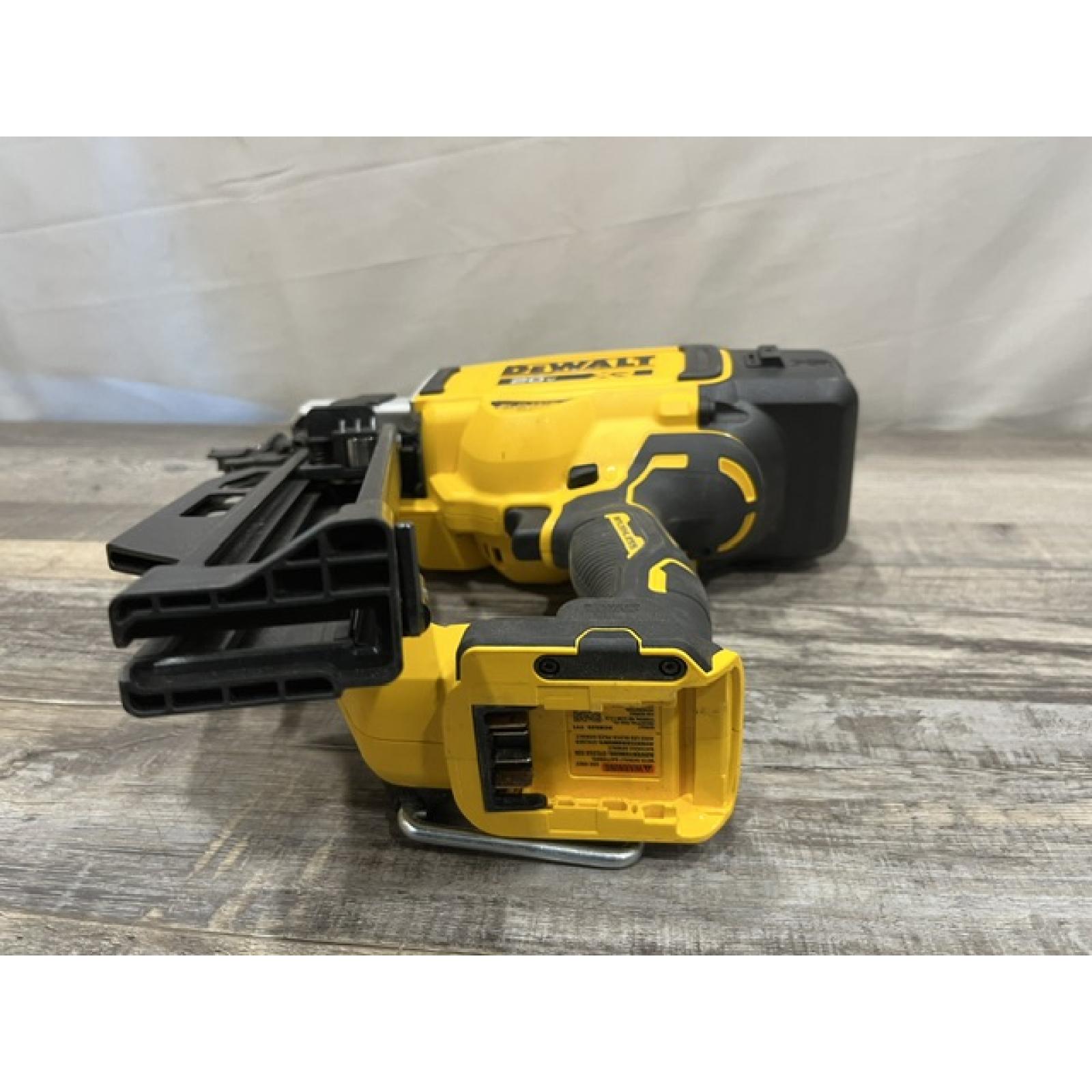AS-IS DEWALT 20-Volt 21° Cordless Framing Nailer (Tool-Only)