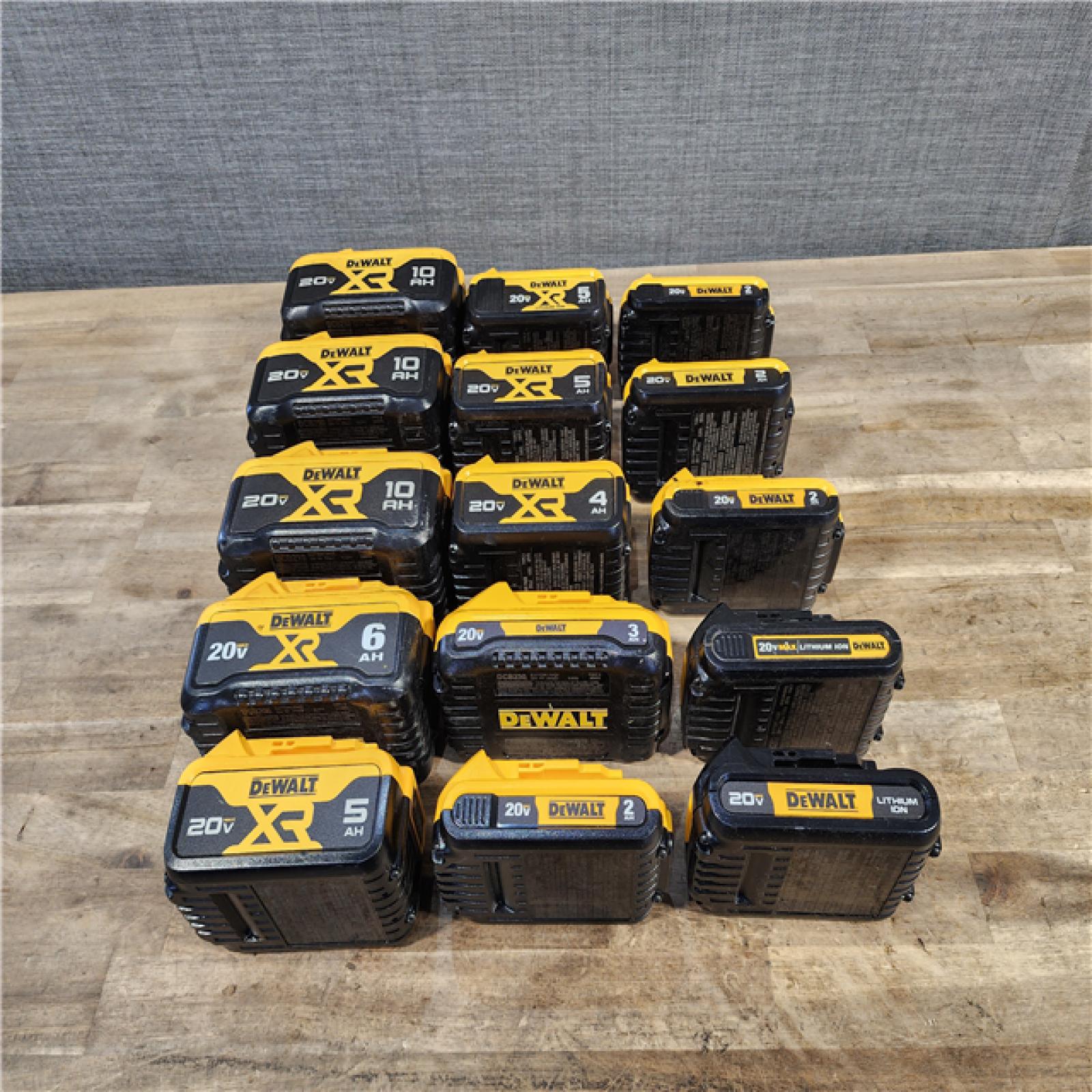 HOUSTON LOCATION - AS-IS DEWALT BATTERY PACK QTY - 15