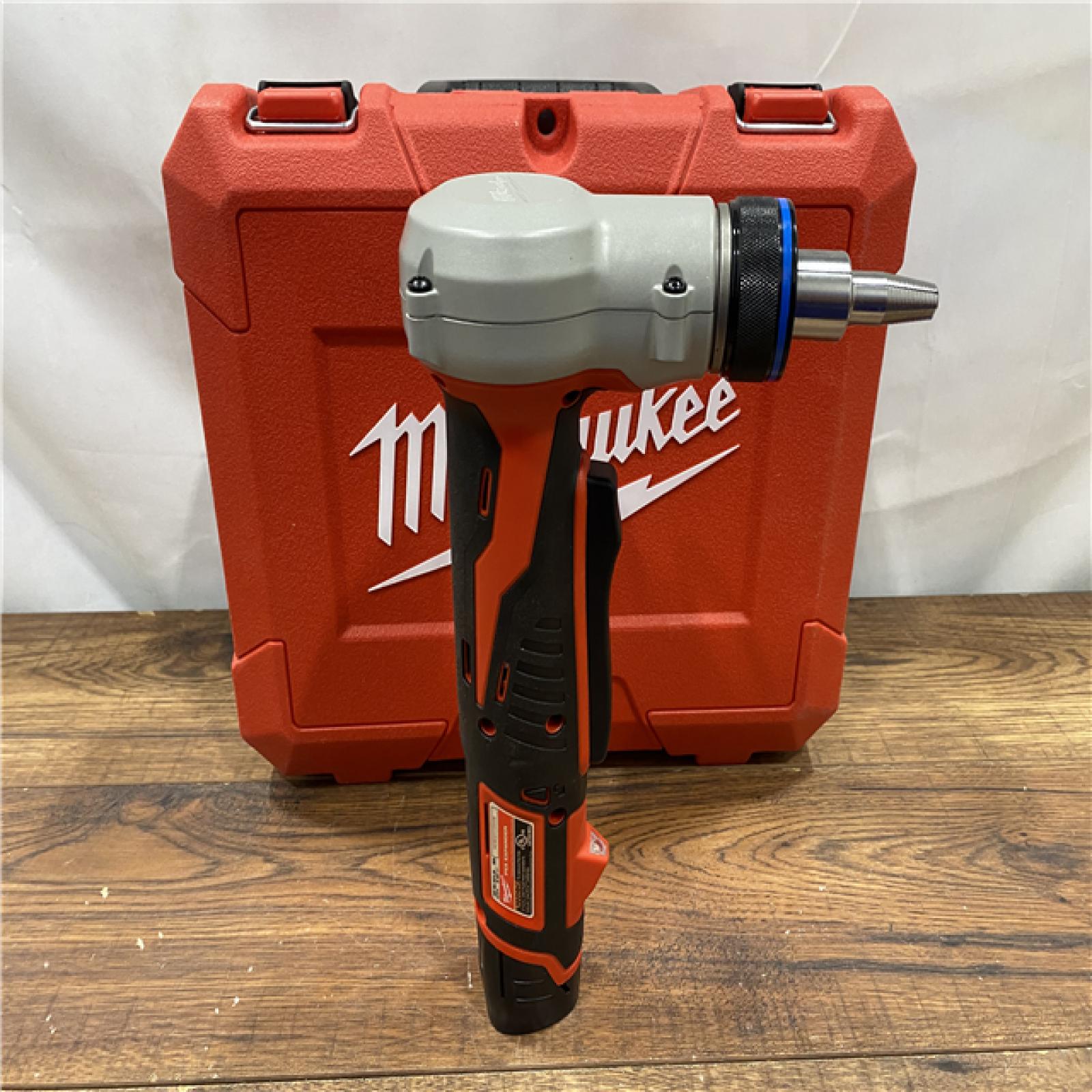 M12 12-Volt Lithium-Ion Cordless ProPEX Expansion Tool Kit with Two 3.0 Ah Batteries, 3 Expansion Heads and Hard Case M12 12-Volt Lithium-Ion Cordless ProPEX Expansion Tool Kit with Two 3.0 Ah Batteries, 3 Expansion Heads and Hard Case