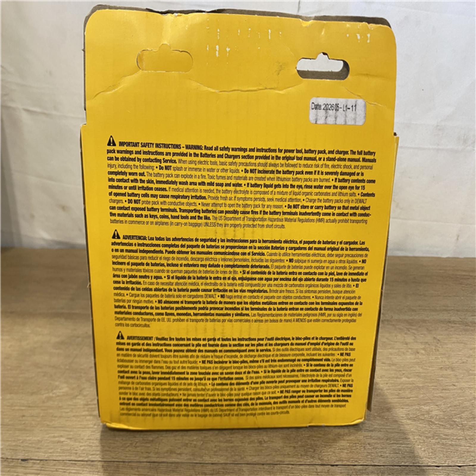 NEW! DEWALT 20V/60V MAX FLEXVOLT Lithium-Ion 9.0Ah Battery and Charger Starter Kit