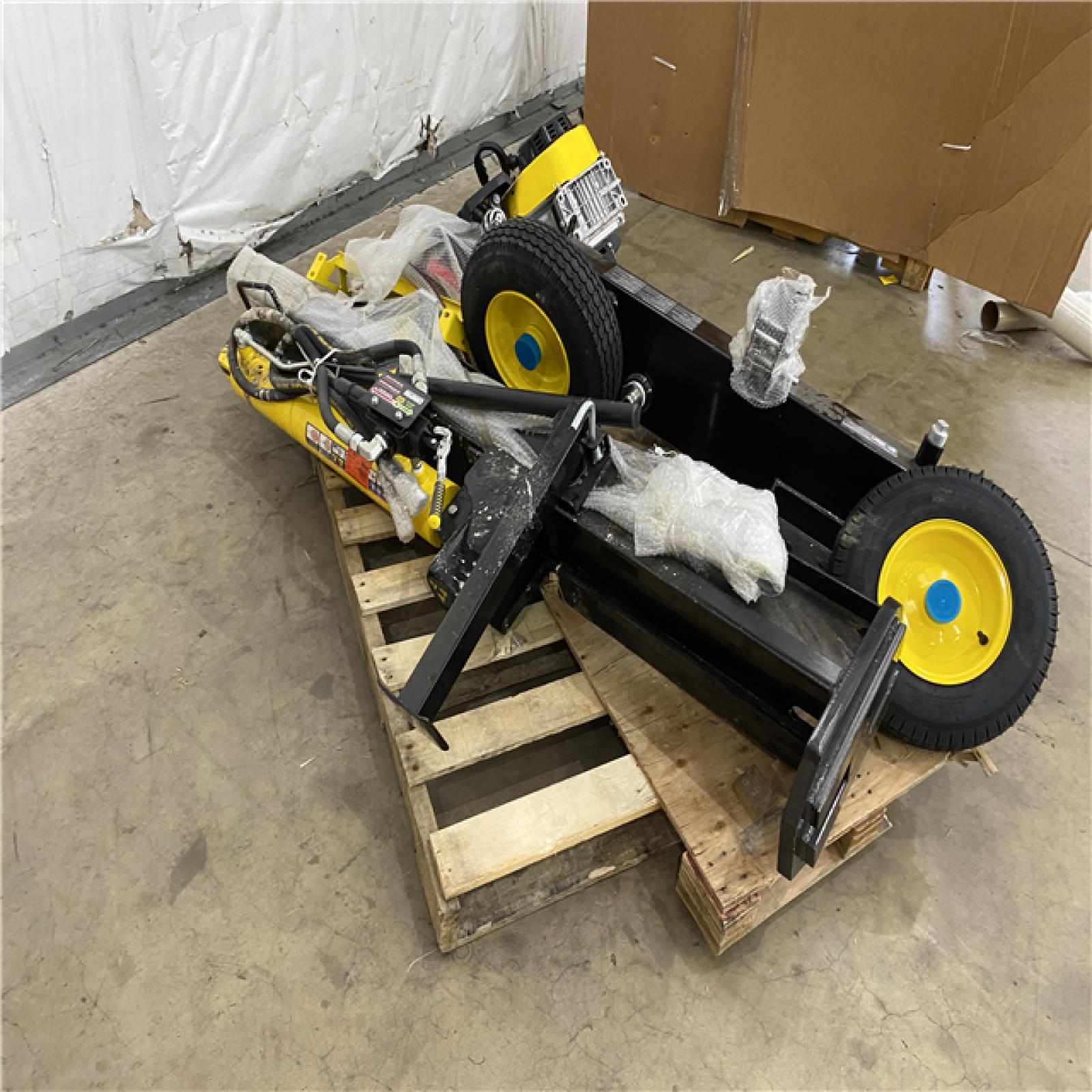 Houston Location AS IS - Champion 27 Ton Log Splitter