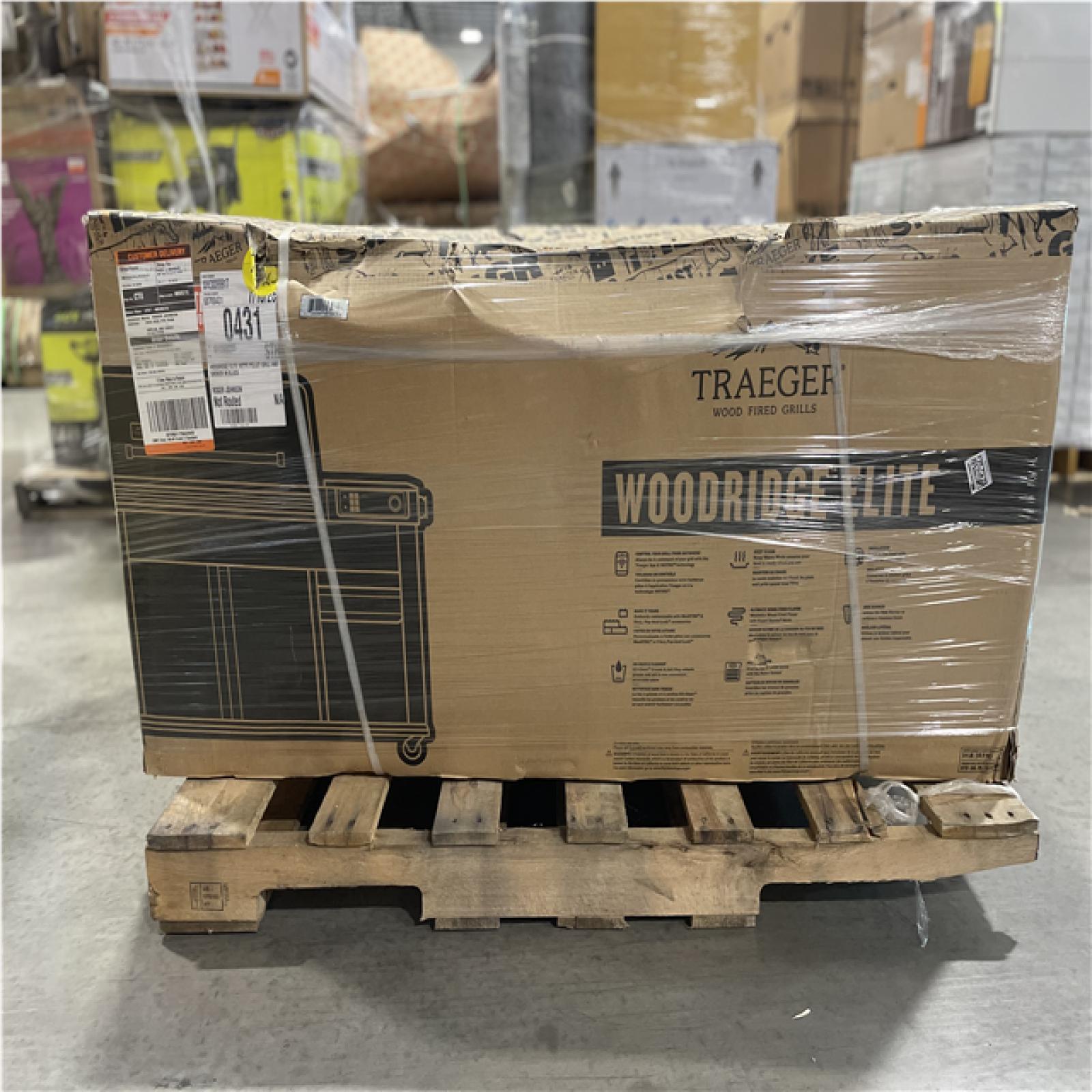 DALLAS LOCATION- AS-IS TRAEGER Woodridge Elite BBQ Wi-Fi Wood Pellet Grill and Smoker in Black