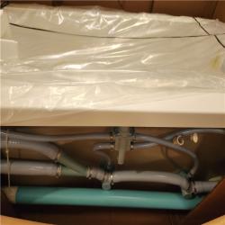 Phoenix NEW American Standard Evolution 60 in. x 32 in. Rectangular Whirlpool Bathtub with Reversible Drain in White