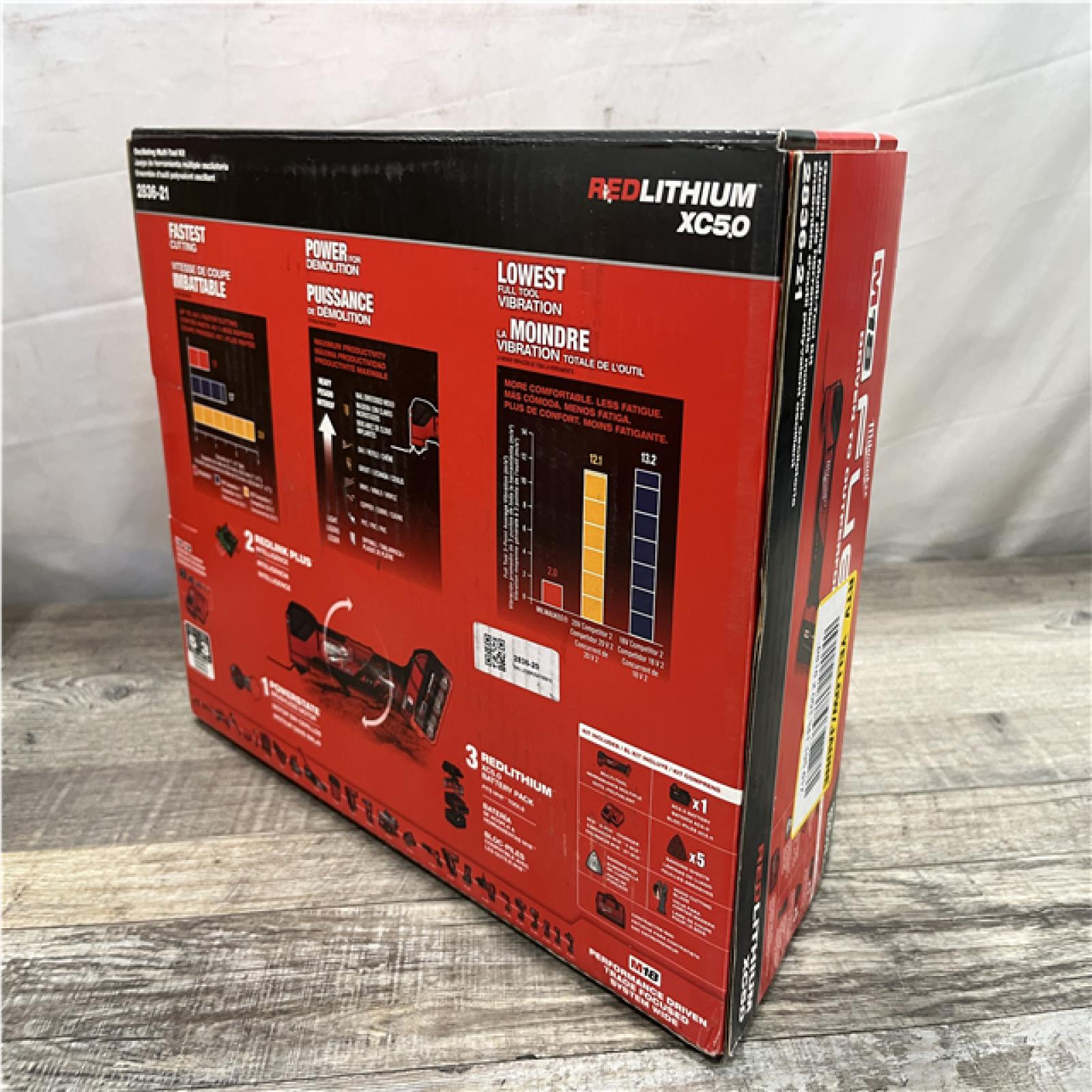 NEW - Milwaukee FUEL 18V Lithium-Ion Cordless Brushless Oscillating Multi-Tool Kit