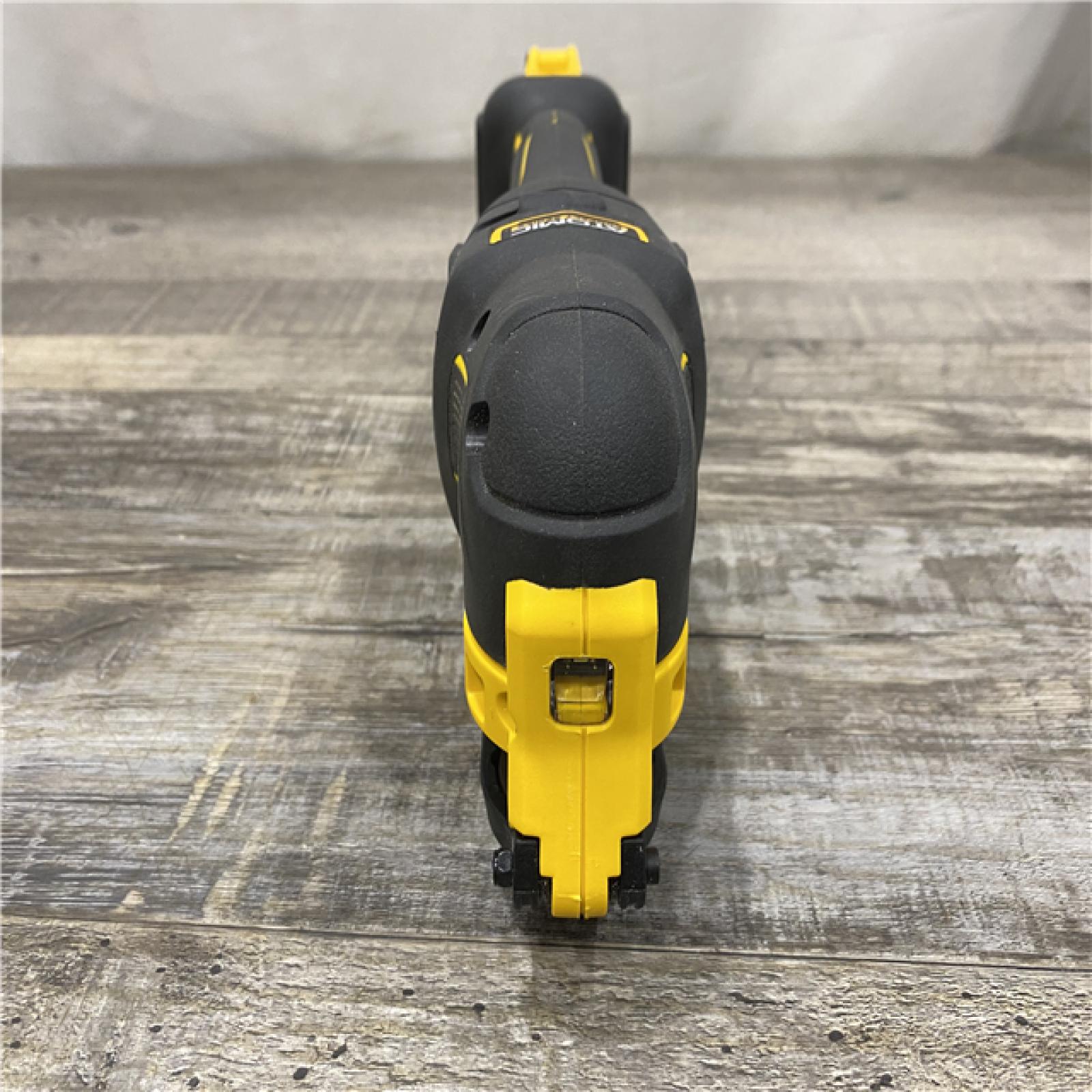AS-IS DEWALT ATOMIC 20V MAX Cordless Brushless Oscillating Multi Tool (Tool Only)