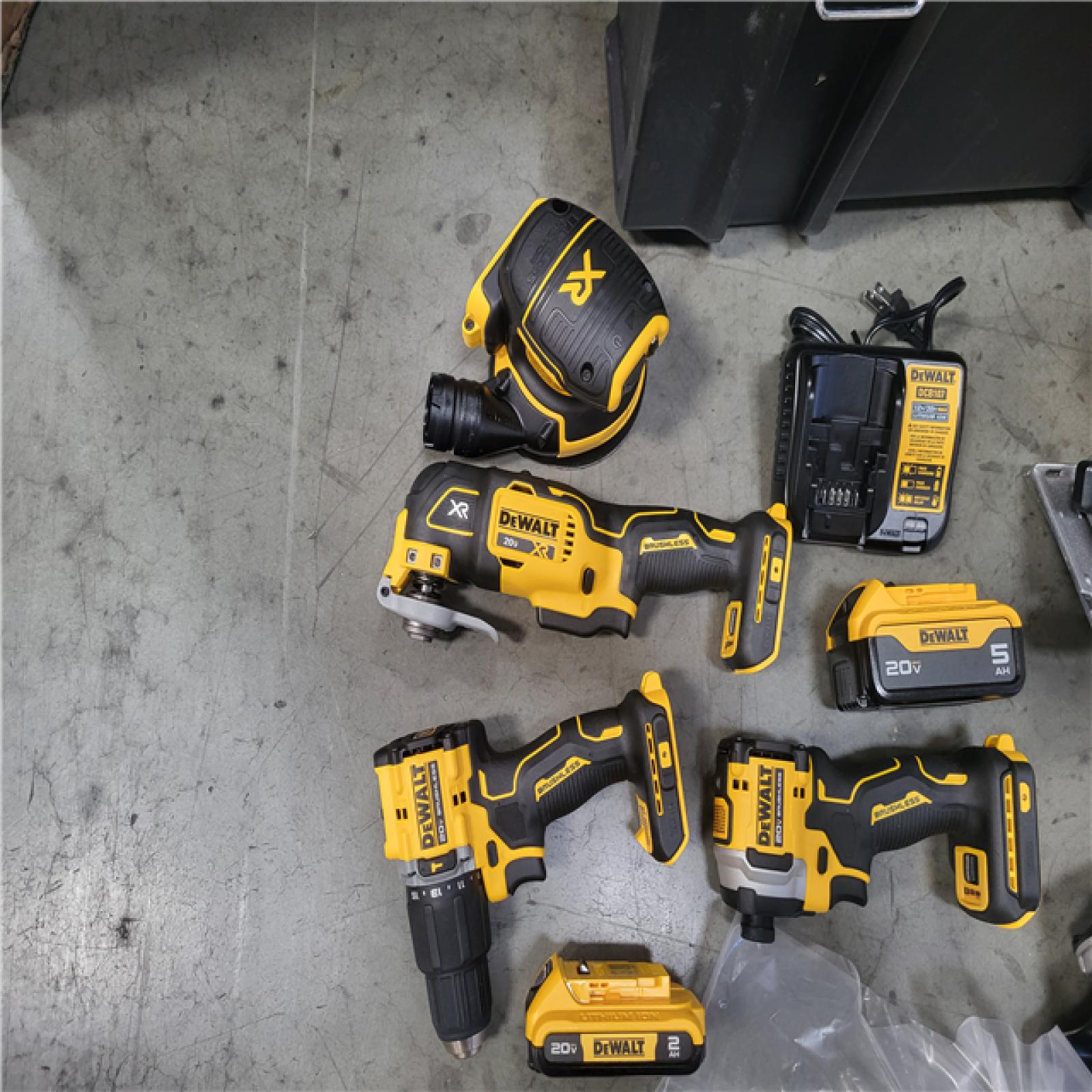 DEWALT BRUSHLESS 6-TOOL COMBO KIT WITH TOUGHSYSTEM 2.0