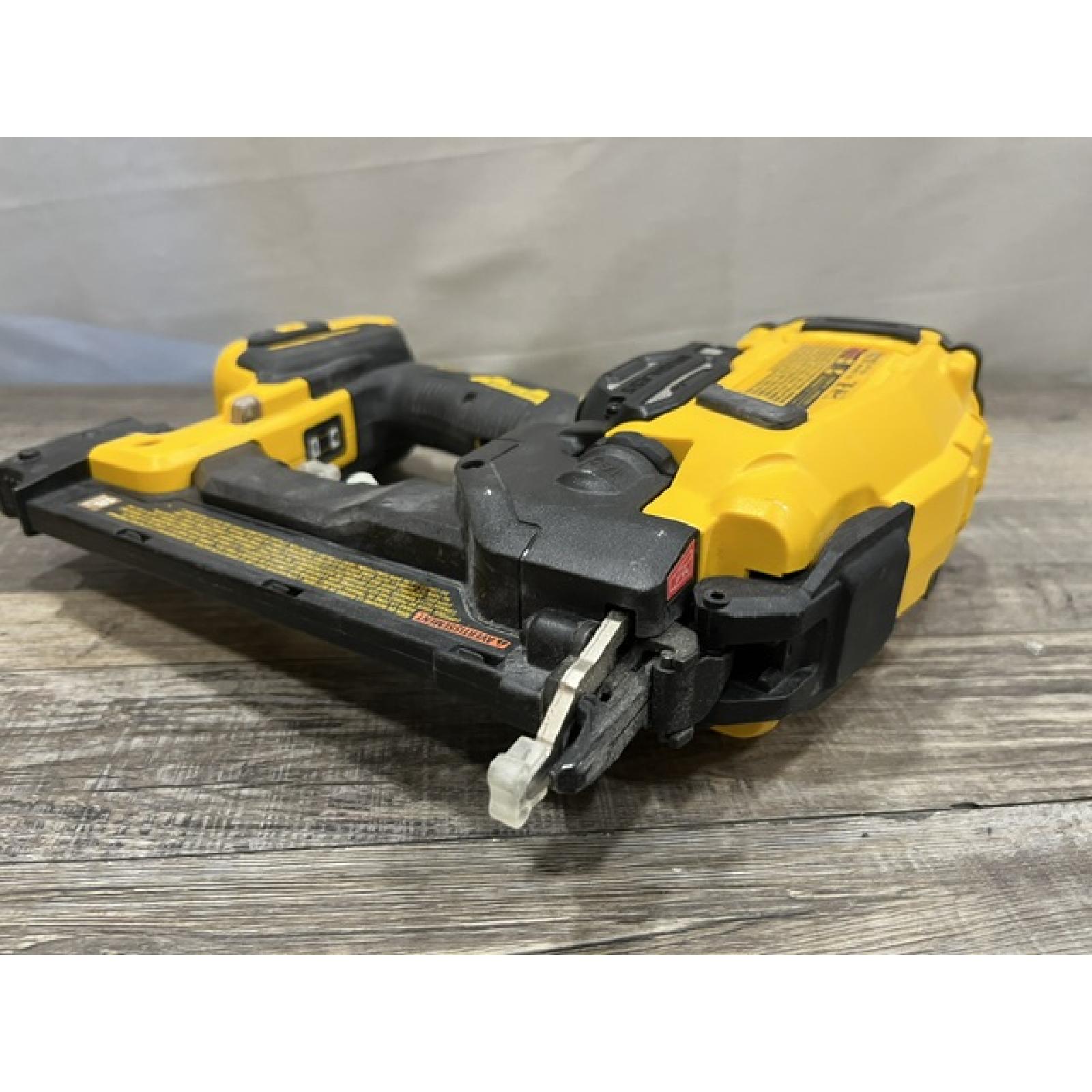 AS-IS DEWALT 20V MAX XR 18 Gauge Cordless Brad Nailer (Tool Only)