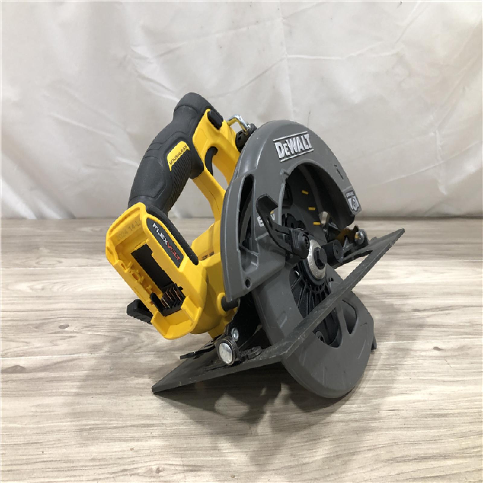 AS-IS DeWALT Flexvolt Max 7-1/4 60V Circular Saw (Tool Only)