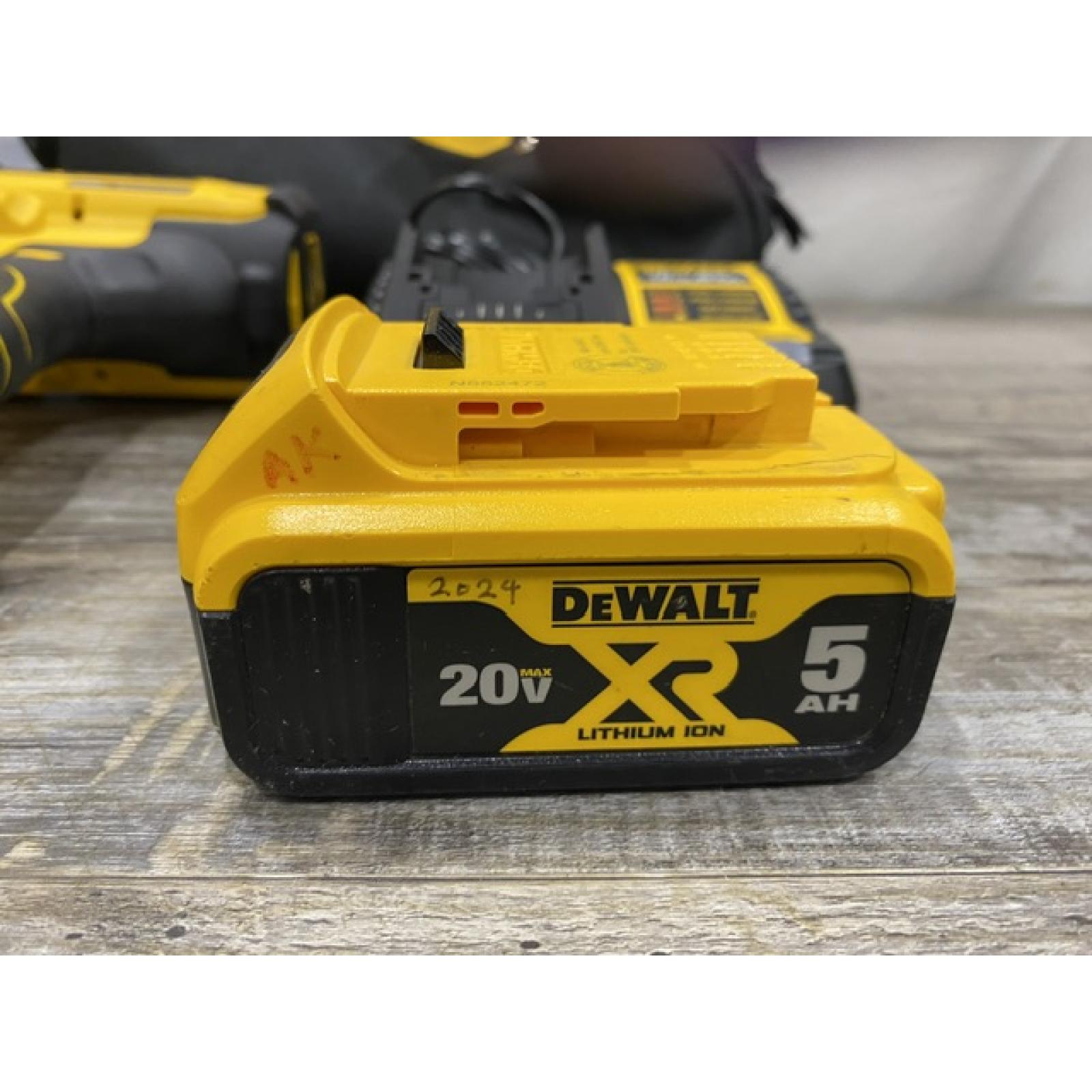 AS-IS DEWALT 20V MAX Lithium-Ion Cordless 1/2 in. Impact Wrench Kit