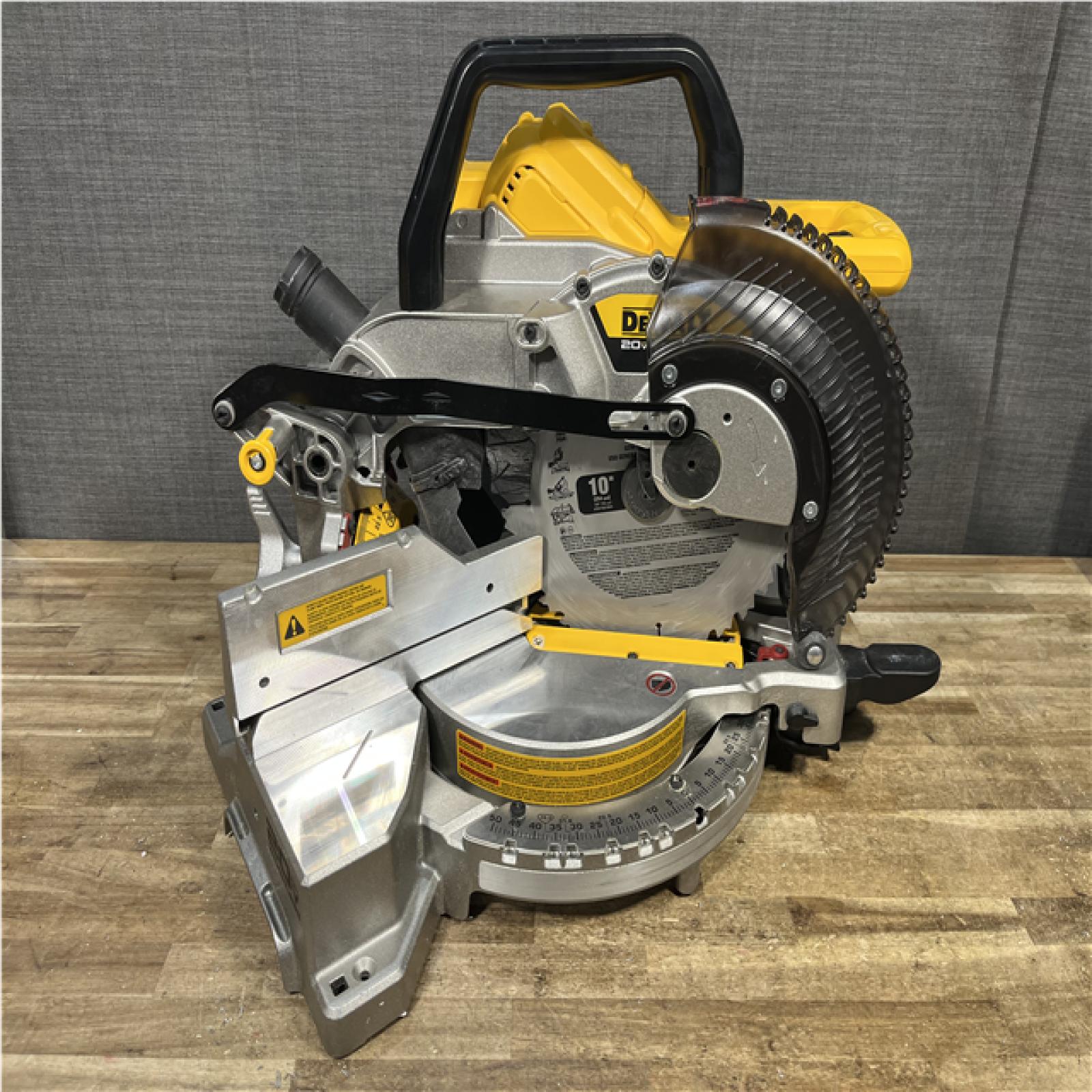 Houston Location AS-IS DeWALT DW716XPSR 12 Inch Double Bevel Compound Miter Saw