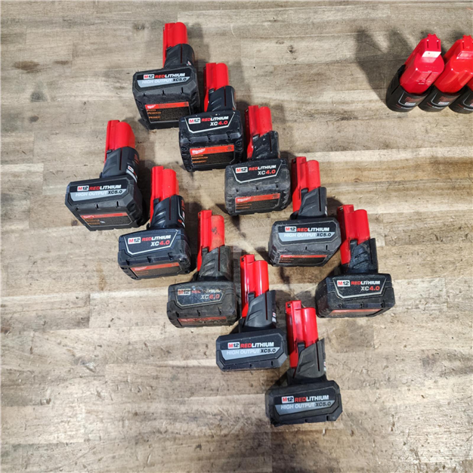 HOUSTON LOCATION - AS-IS MILWAUKEE BATTERY PACK QTY - 15