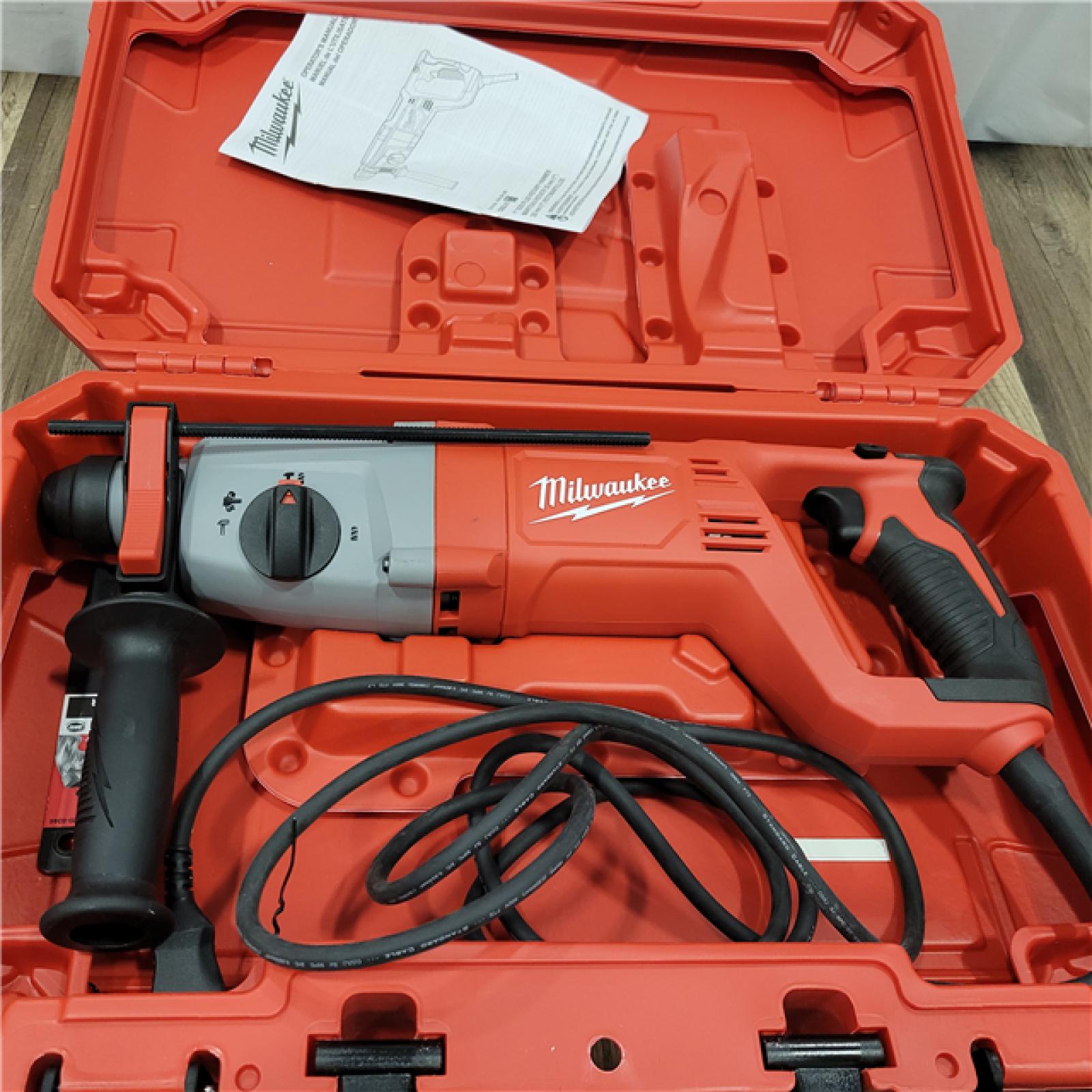 AS-IS Milwaukee 1 in. SDS Plus D-Handle Rotary Handle w/ Case