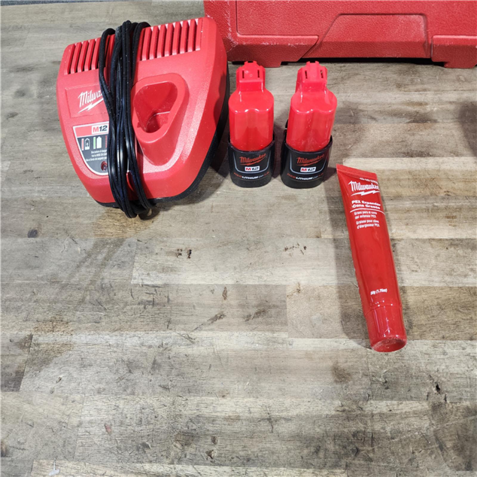 HOUSTON LOCATION - AS-IS Milwaukee M12 12-Volt Lithium-Ion Cordless PEX Expansion Tool Kit with (2) 1.5 Ah Batteries  (3) Expansion Heads and Hard Case