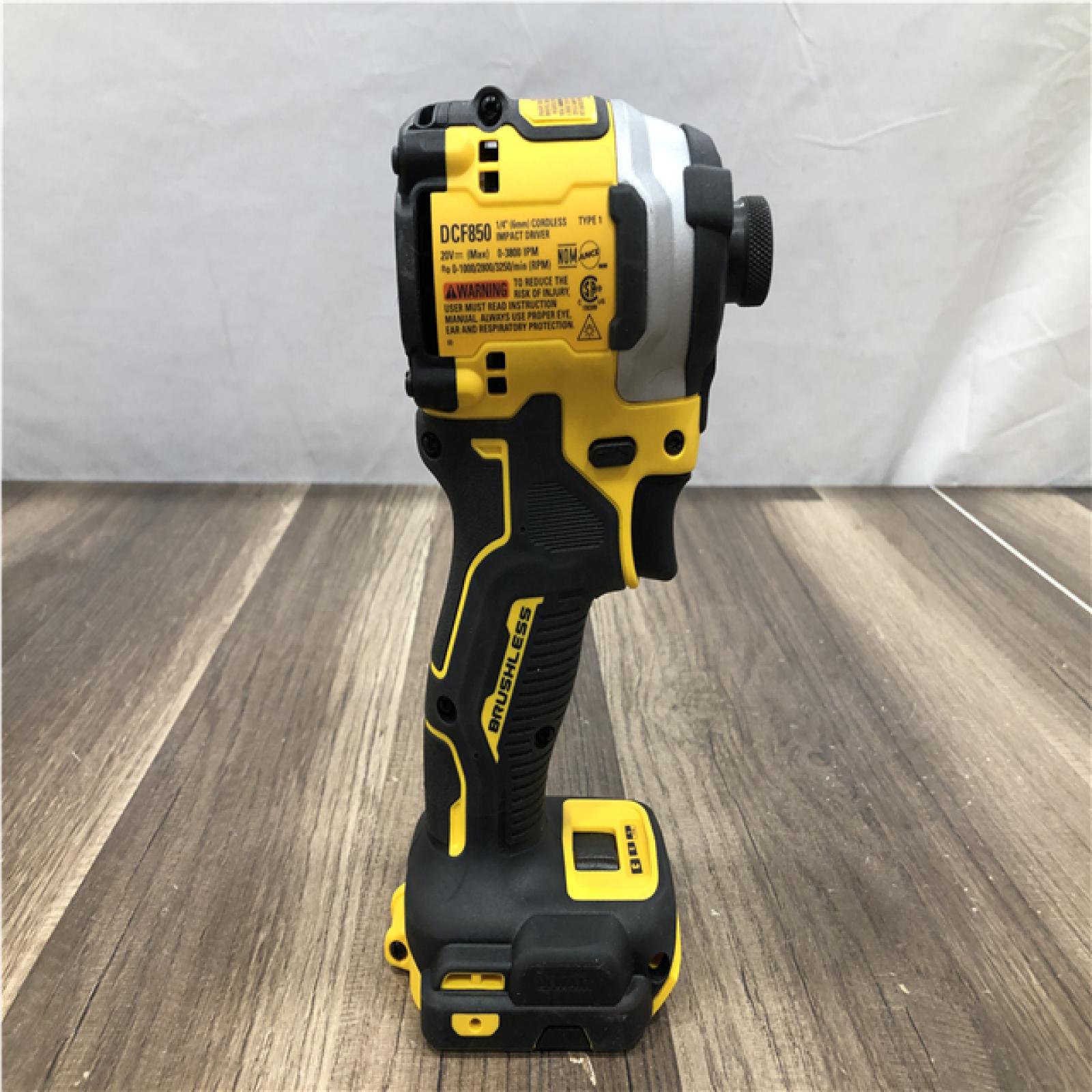 AS-IS DEWALT ATOMIC 20V MAX Lithium-Ion Cordless 1/4 in. Brushless Impact Driver Kit
