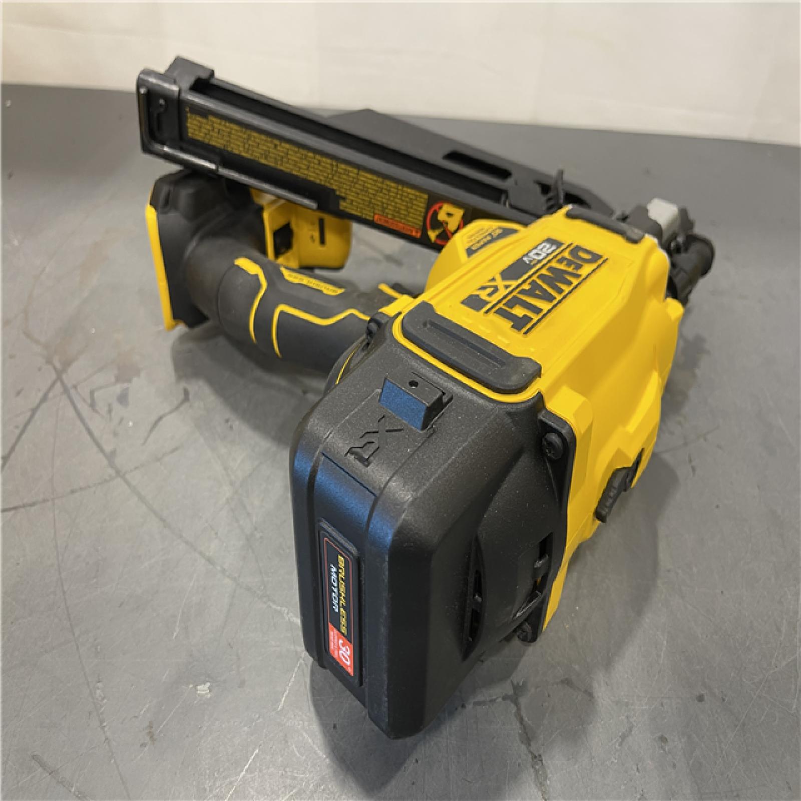 AS-IS - DeWalt 20-Volt 30° Cordless Framing Nailer