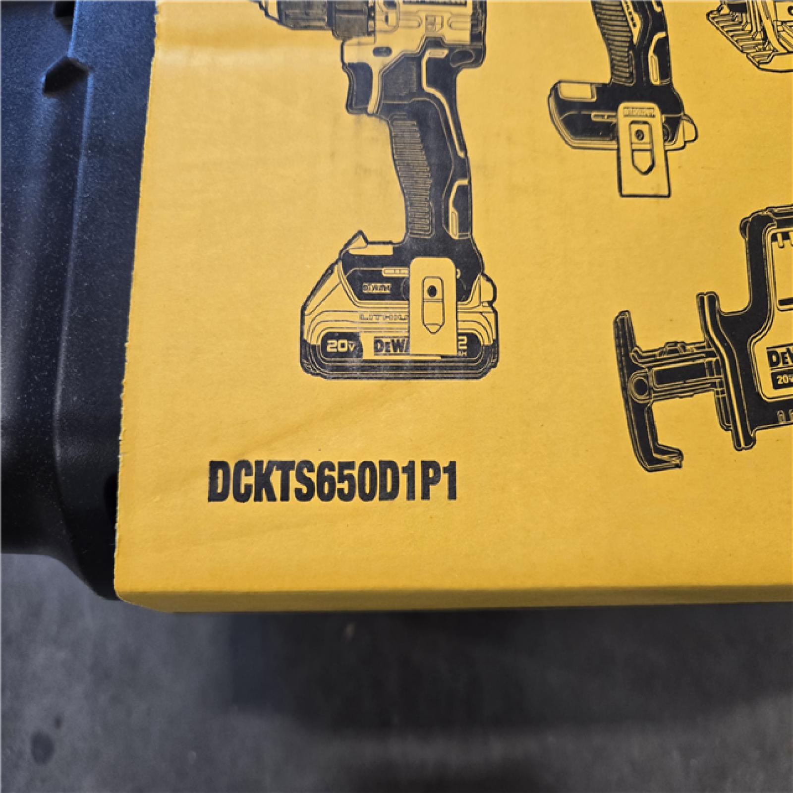 NEW!- DEWALT 20V Cordless 6-Tool Combo Kit