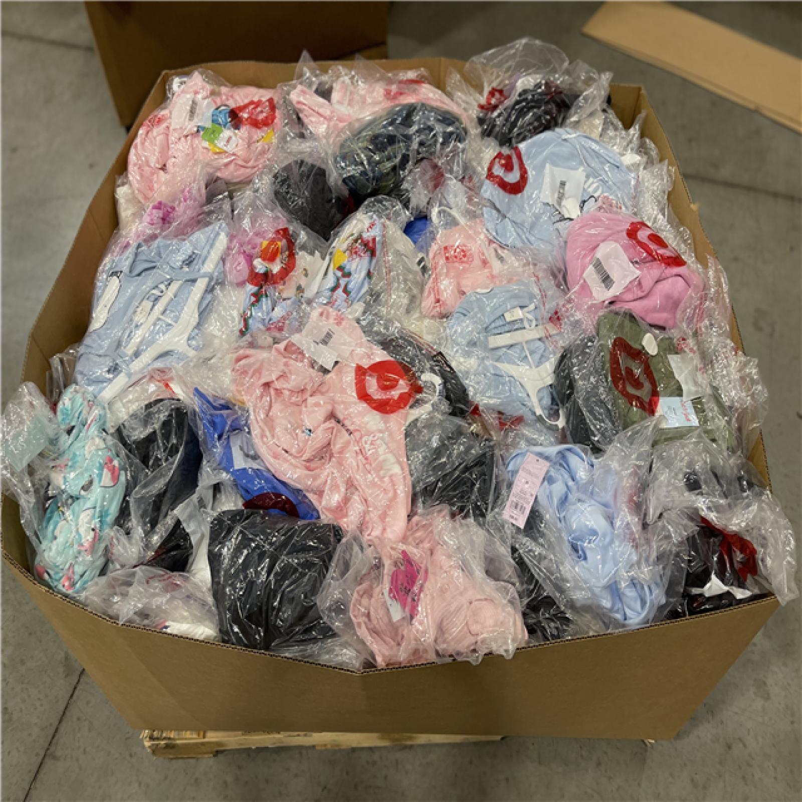 DALLAS LOCATION- NEW!- BULLSEYE MIXED CLOTHING PALLET (300 UNITS)