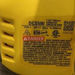 AS-IS DEWALT 20V MAX Lithium-Ion 7-1/4 in. Cordless Circular Saw Kit