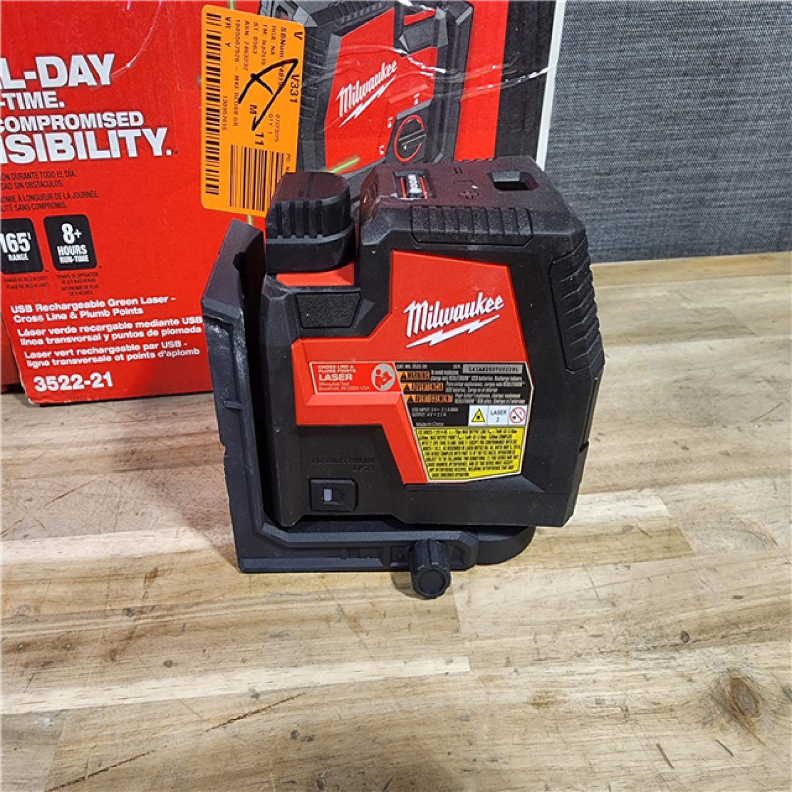 HOUSTON LOCATION - AS-IS (APPEARS LIKE NEW) Milwaukee-3522-21 Green Beam Laser Cross Line Plumb Point USB Rechargeable