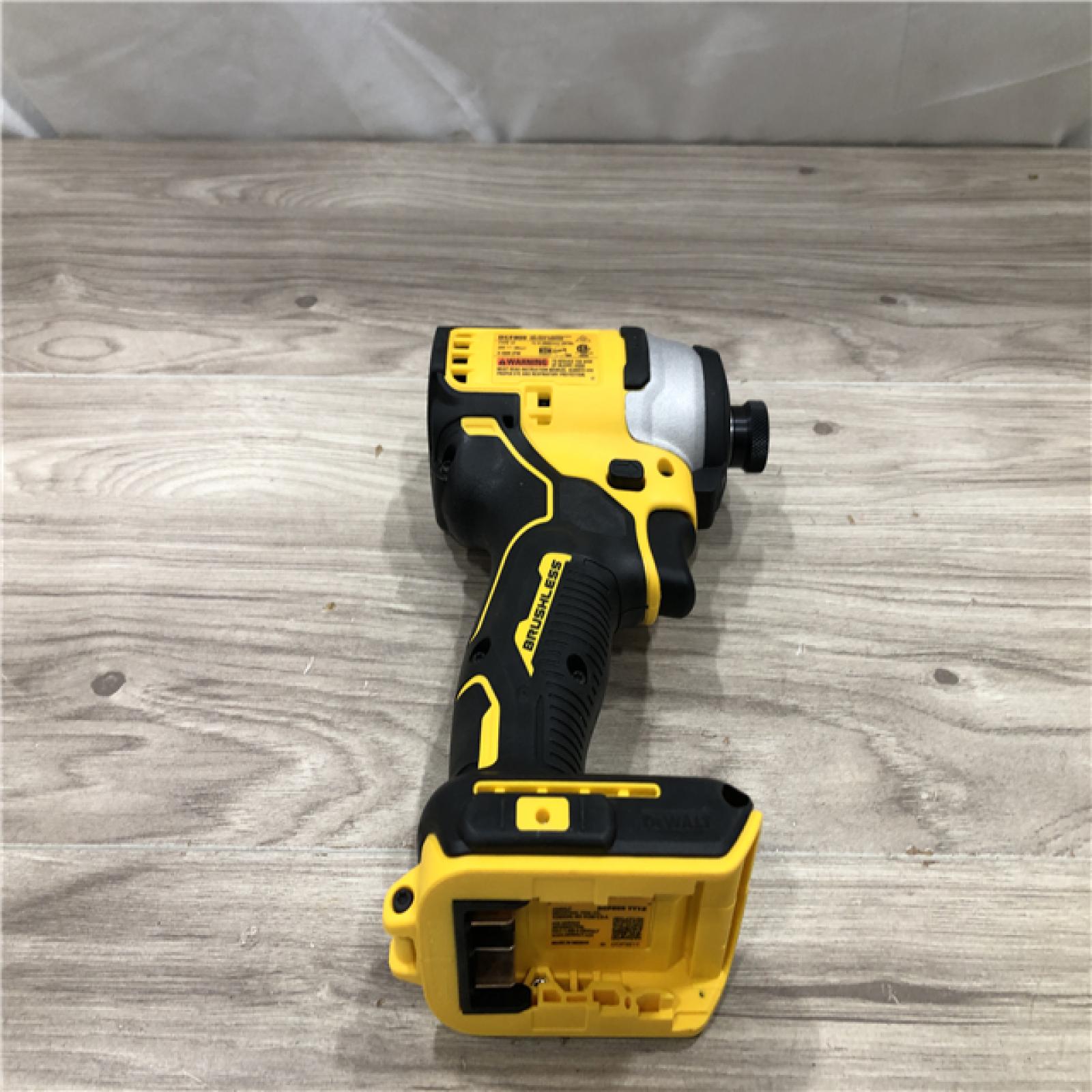 AS-IS DEWALT Atomic 20V Max Lithium-Ion Cordless Compact 1/4 in. Impact Driver Kit