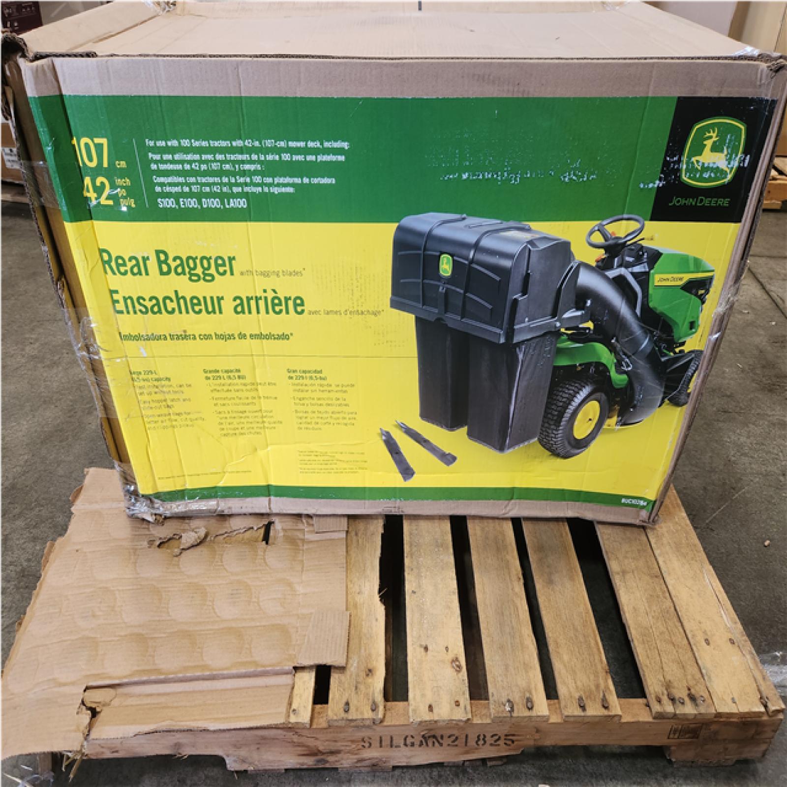 Phoenix NEW John Deere 42 in. Twin Bagger for 100 Series Tractors