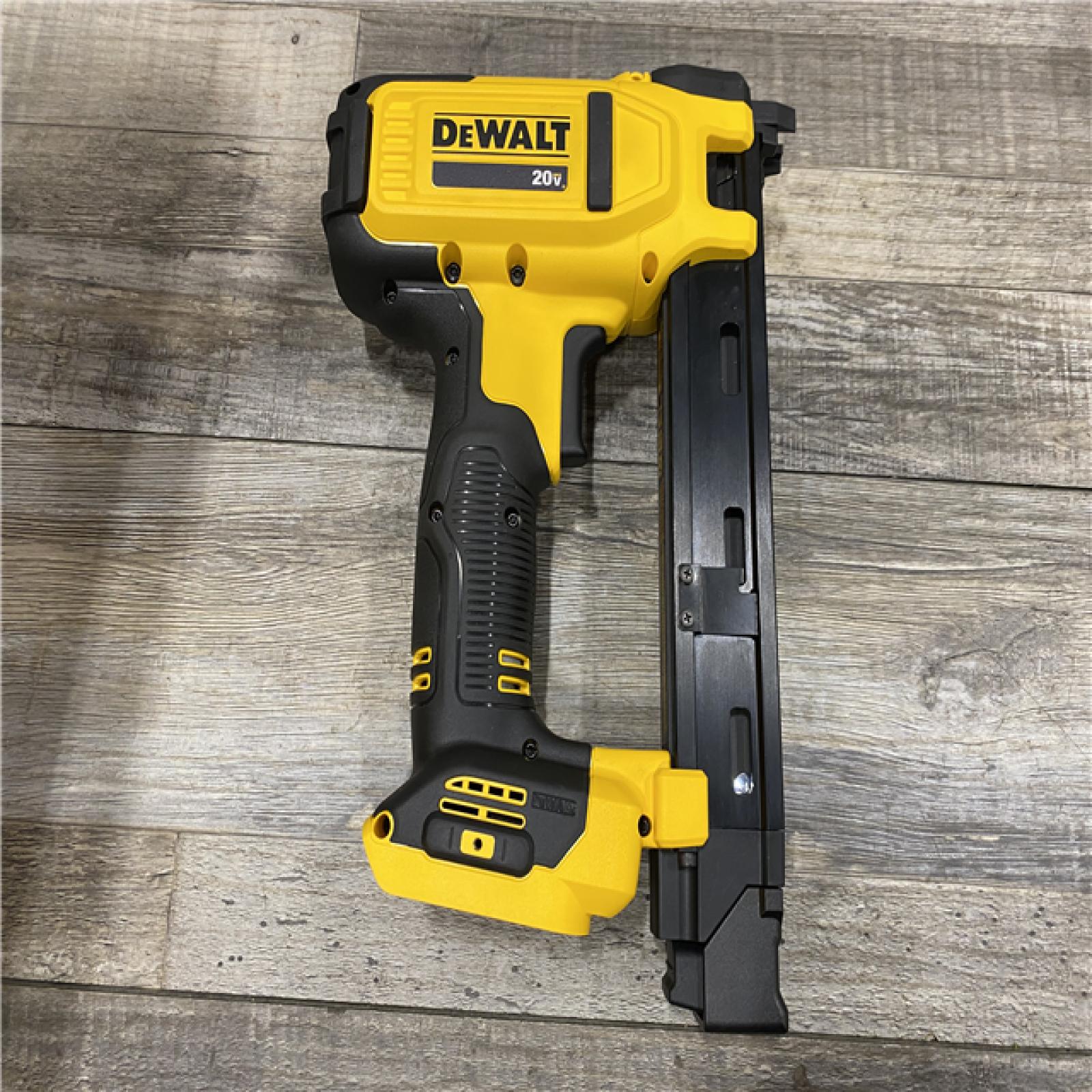 AS-IS DEWALT 20V MAX Lithium-Ion Cordless Cable Stapler with 2.0Ah Battery  Charger and Bag