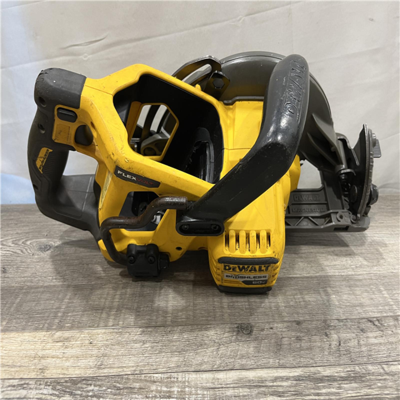 AS-IS DEWALT FLEXVOLT 60V MAX Cordless Brushless 7-1/4 in. Wormdrive Style Circular Saw (Tool Only)