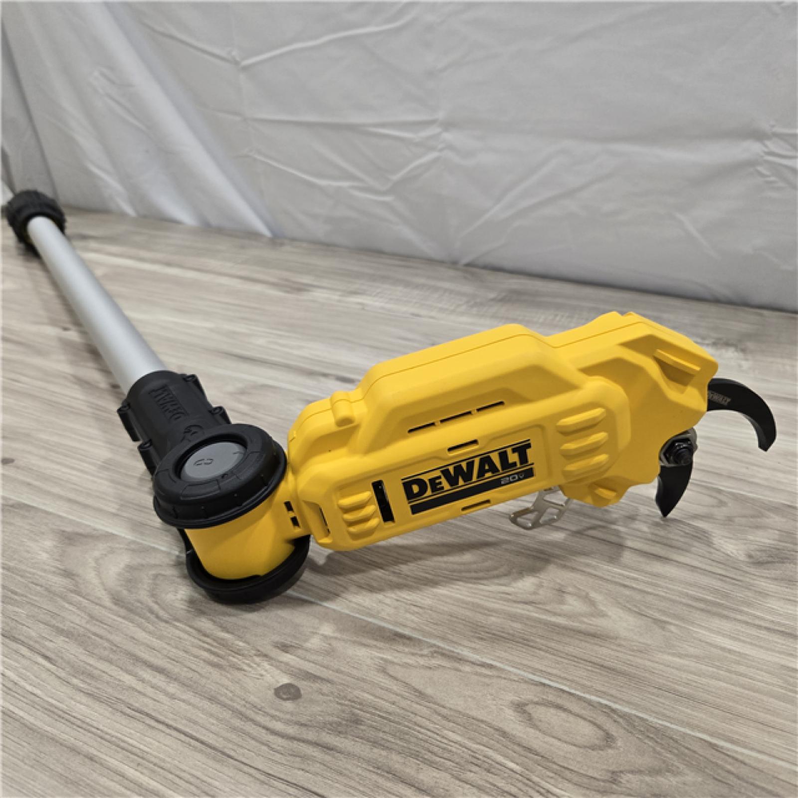 LIKE NEW! - DEWALT 20V MAX Cordless Battery-Powered Pruner (Tool Only)