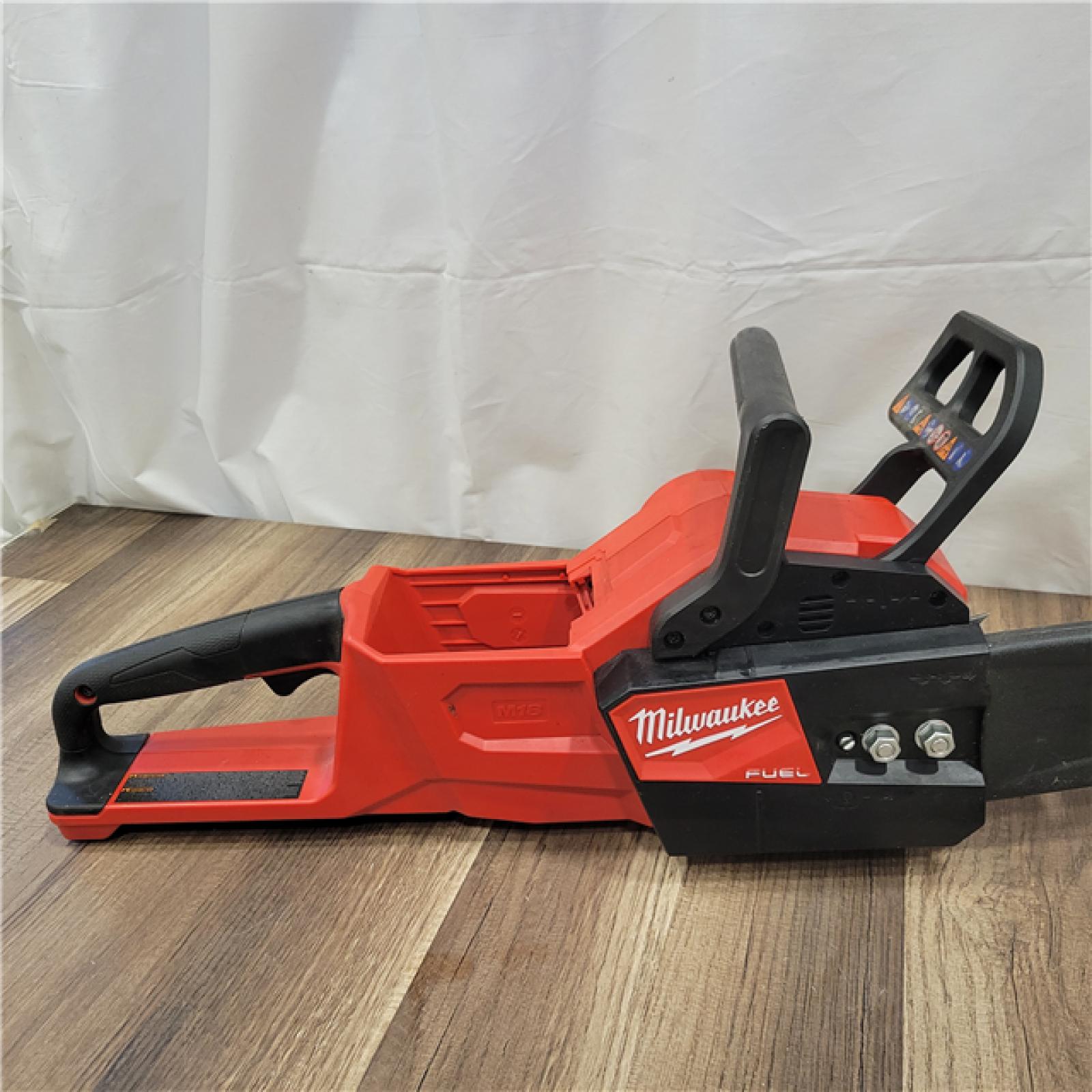 AS-IS Milwaukee 2727-21HD 18V M18 FUEL Lithium-Ion 16 Brushless Cordless Chain Saw Kit 12.0 Ah