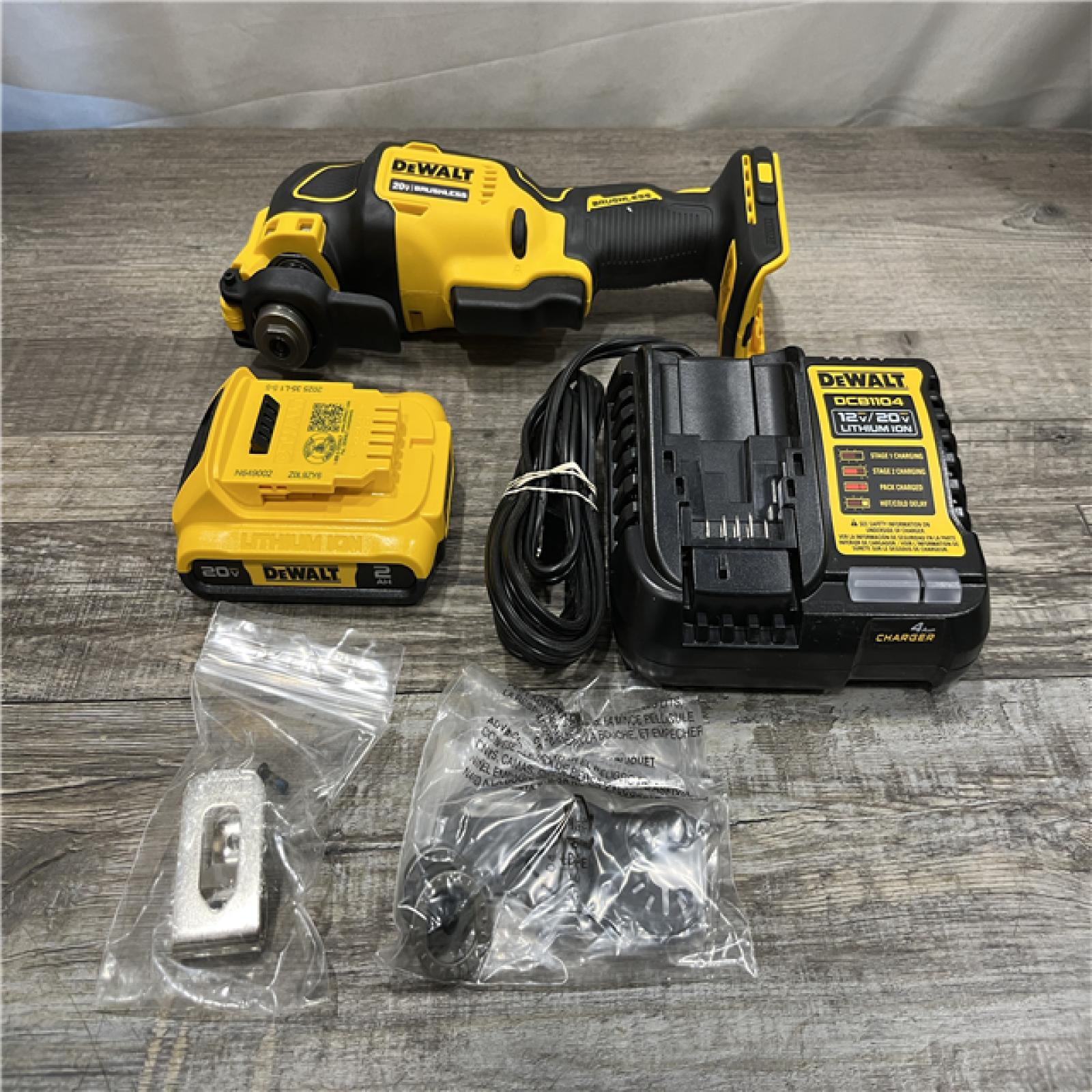 AS-IS DEWALT ATOMIC 20V MAX Cordless Brushless Oscillating Multi Tool Kit