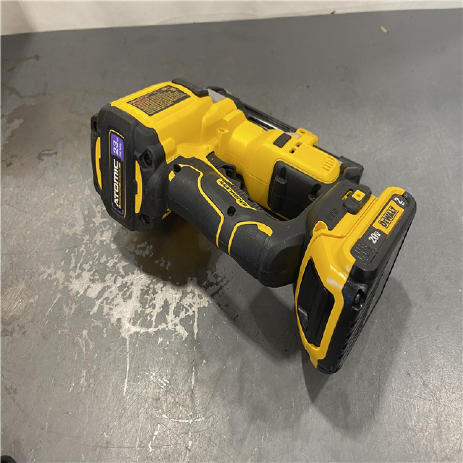 AS-IS - DeWalt ATOMIC 20V MAX Lithium Ion Cordless 23 Gauge Pin Nailer Kit