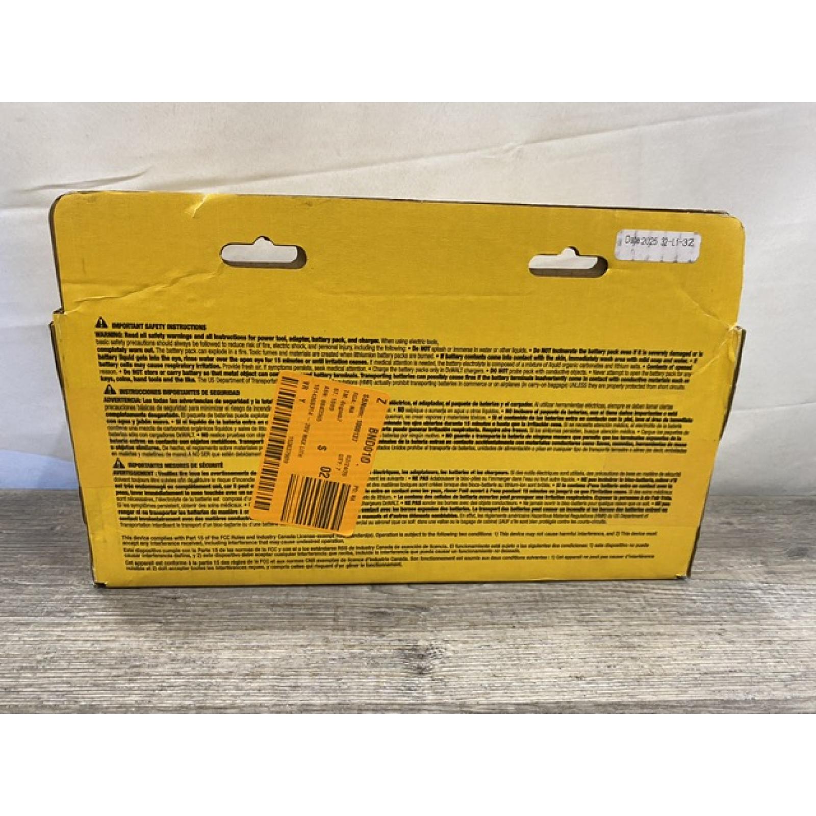 NEW - DEWALT 20V MAX Lithium-Ion Battery Kit with 5.0Ah and 2.0Ah Battery and Charger