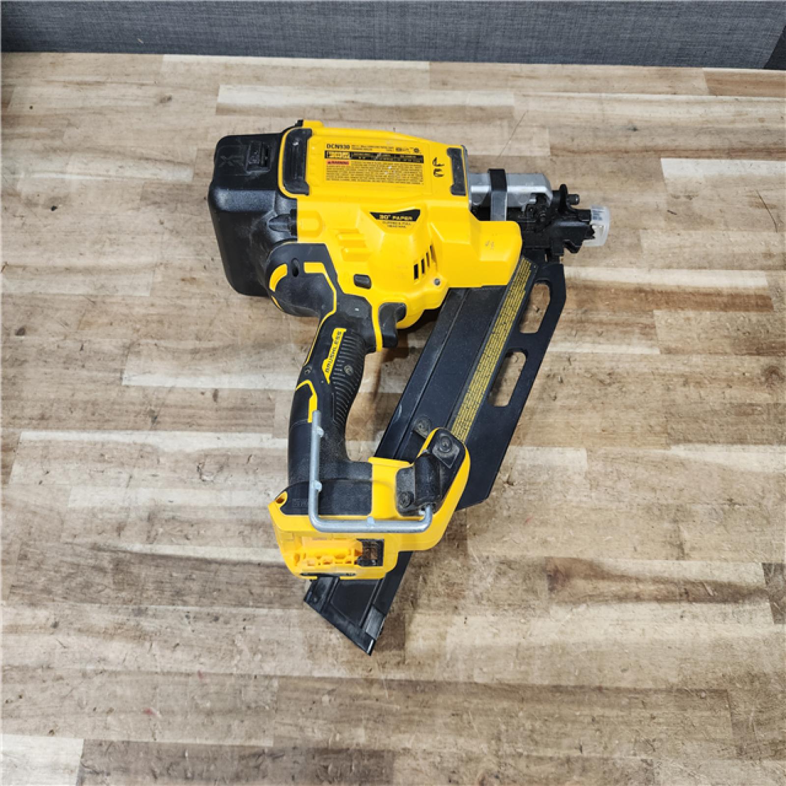 HOUSTON LOCATION - AS - IS DEWALT 20V 30 Degree Cordless Framing Nailer (Tool-Only)