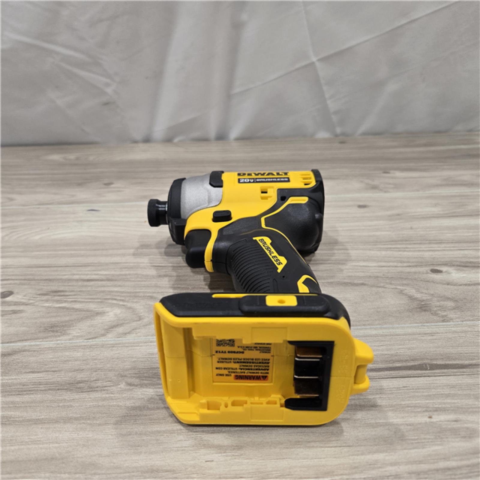 DEWALT ATOMIC 20V MAX Cordless Impact Driver Kit