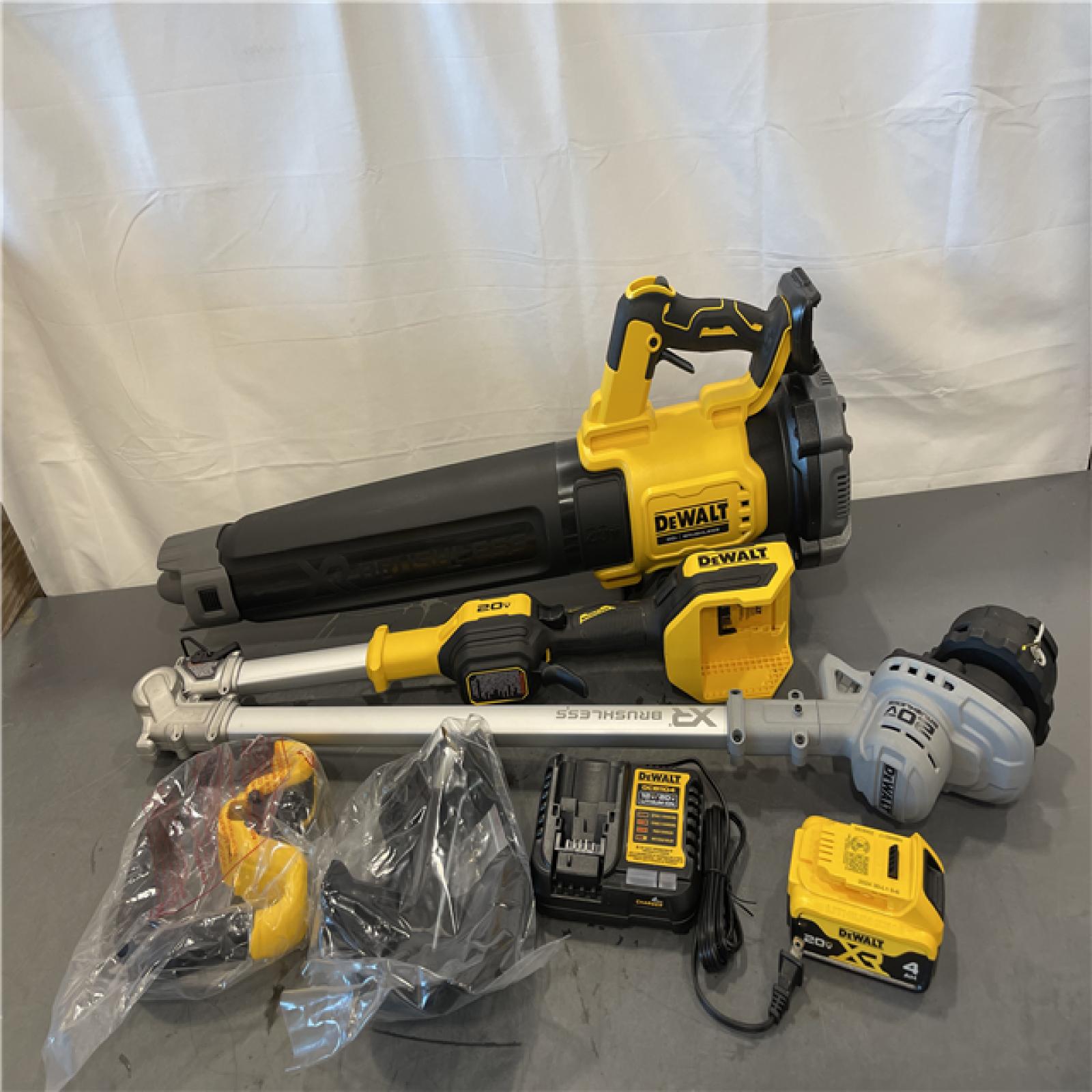 AS-IS - DEWALT 20V MAX Cordless Battery Powered String Trimmer & Blower Combo Kit