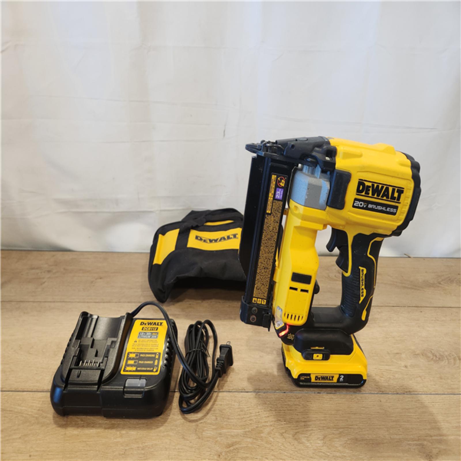 AS-IS- DEWALT ATOMIC 20V MAX Lithium Ion Cordless 23 Gauge Pin Nailer Kit