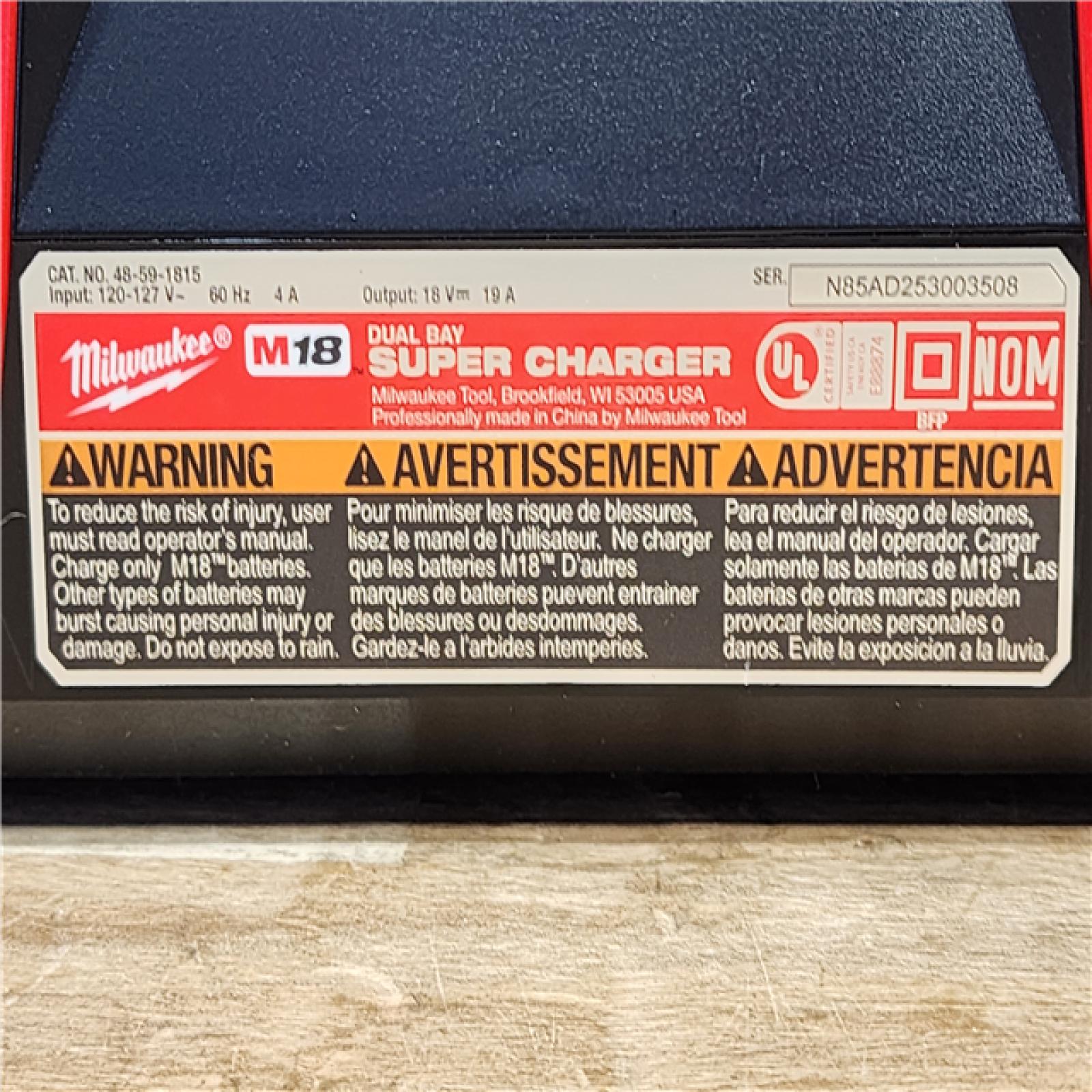 HOUSTON LOCATION - AS-IS (APPEARS LIKE NEW) Milwaukee M18 18V Dual Bay Simultaneous Super Charger (CHARGER ONLY)
