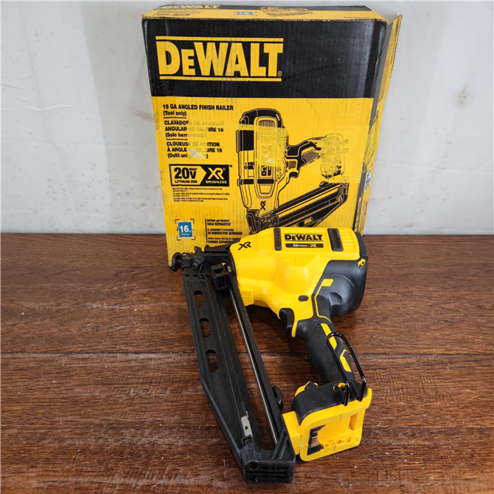 AS-IS Dewalt 20V MAX XR Brushless Cordless 16-Gauge Angled Finish Nailer (Tool-Only)