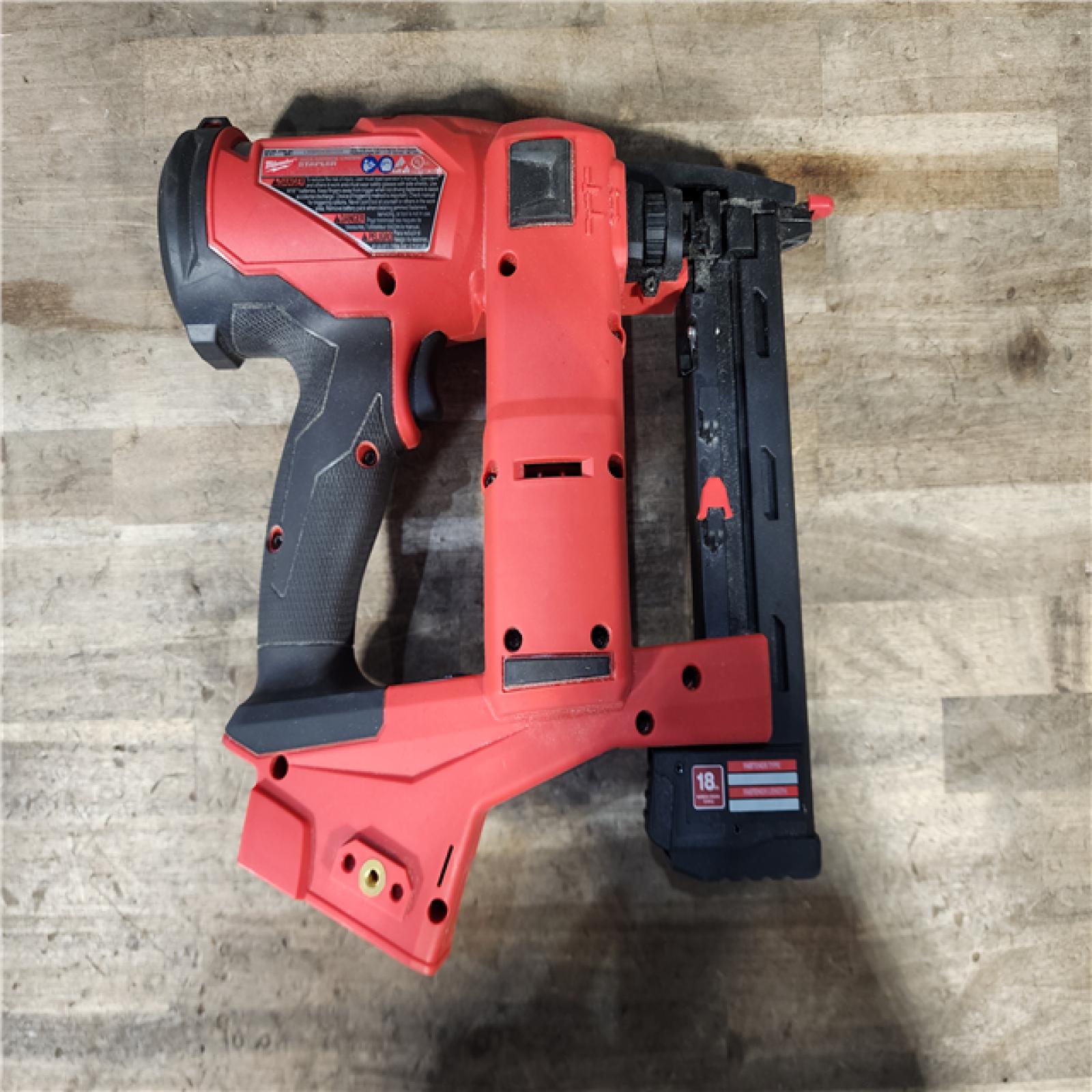HOUSTON LOCATION - AS-IS MILWAUKEE FUEL 18V Cordless 18-Gauge 1/4 in. Narrow Crown Stapler (Tool-Only)