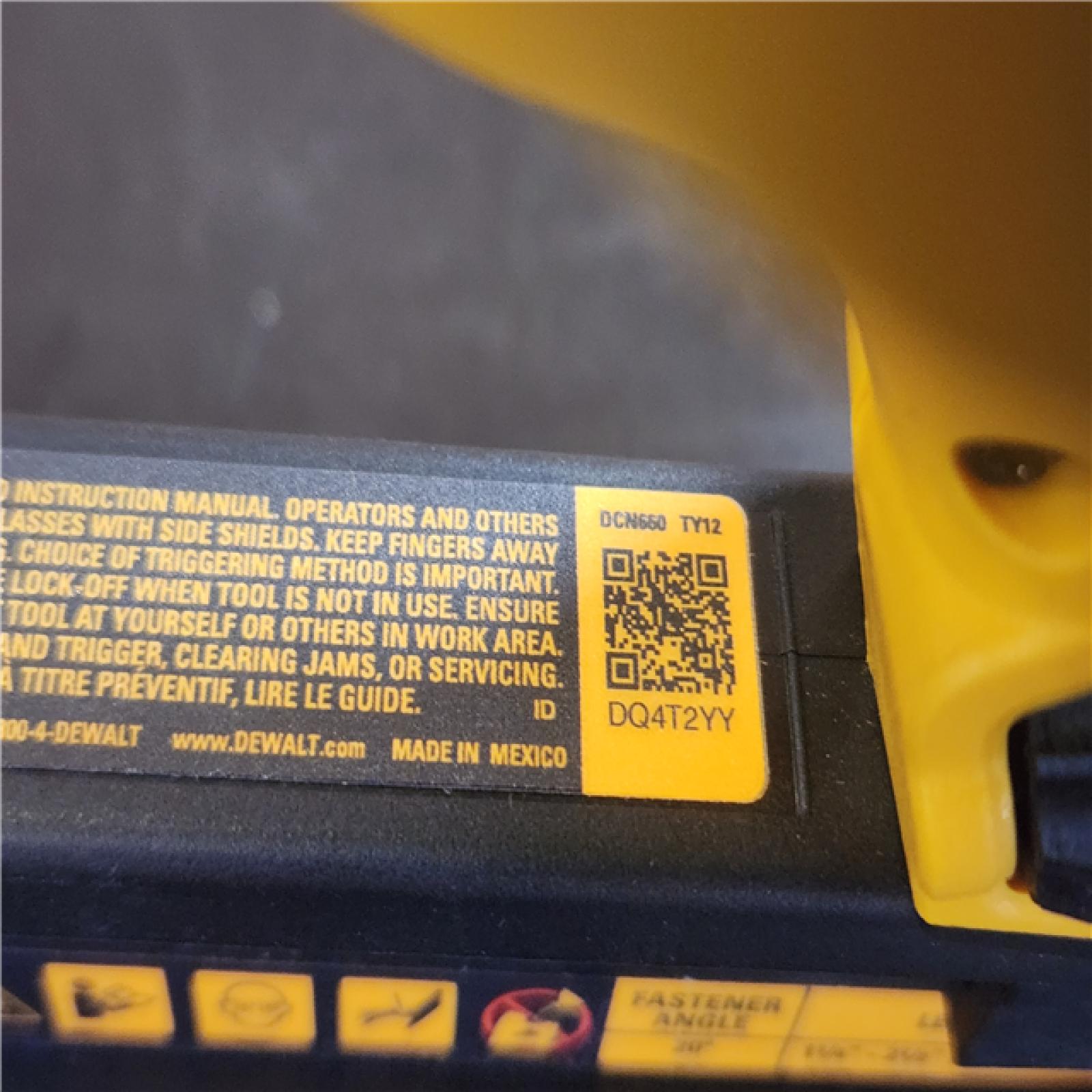 Phoenix NEW DEWALT 20V MAX XR 16-Gauge Electric Cordless Angled Finishing Nailer Kit