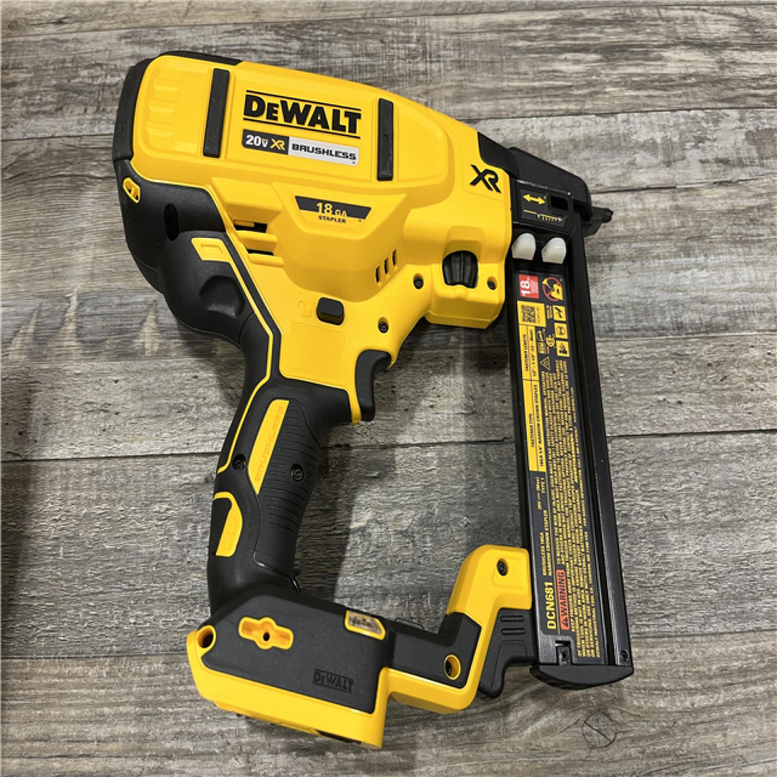 AS-IS DEWALT 20V MAX XR Lithium-Ion Cordless 18-Gauge Narrow Crown Stapler Kit