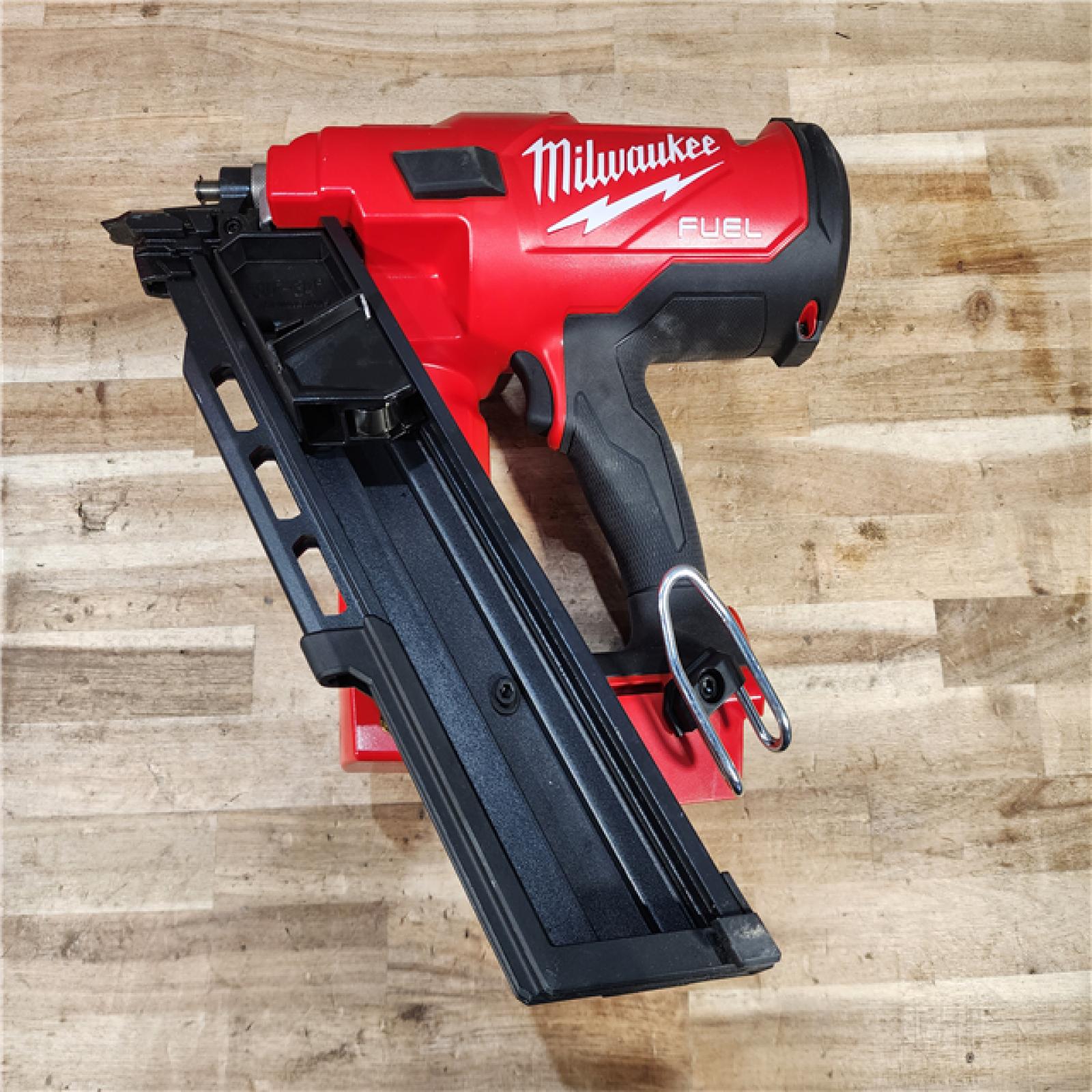 HOUSTON LOCATION - AS-IS (APPEARS LIKE NEW) Milwaukee FUEL 3-1/2 in. 18-Volt 30-Degree Lithium-Ion Brushless Cordless Framing Nailer (Tool-Only)