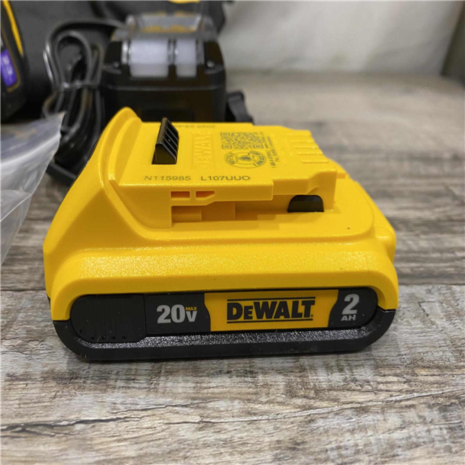 AS-IS DEWALT ATOMIC 20V MAX Lithium Ion Cordless 23 Gauge Pin Nailer Kit