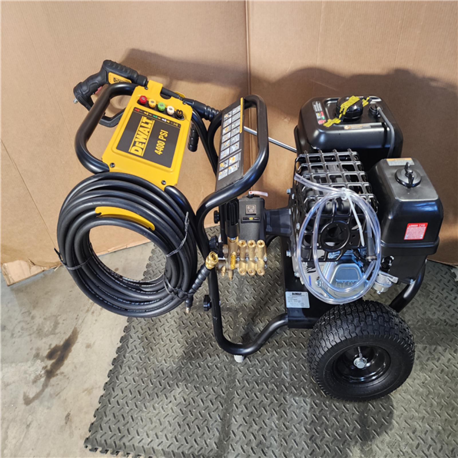 HOUSTON LOCATION - AS-IS (APPEARS LIKE NEW) DEWALT 4400 PSI 4.0 GPM Cold Water Gas Pressure Washer