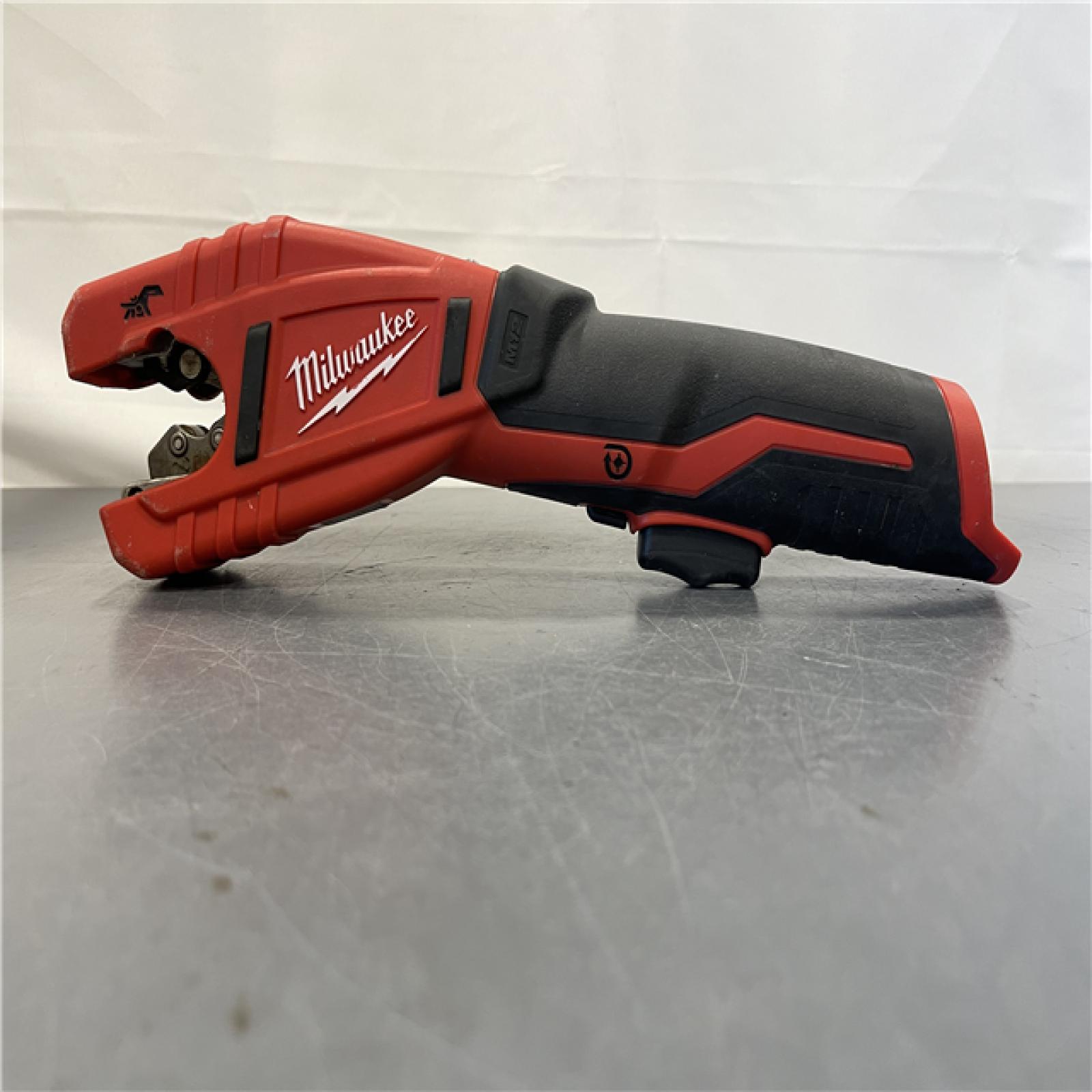 AS-IS - M12 12V Lithium-Ion Cordless Copper Tubing Cutter (Tool-Only)