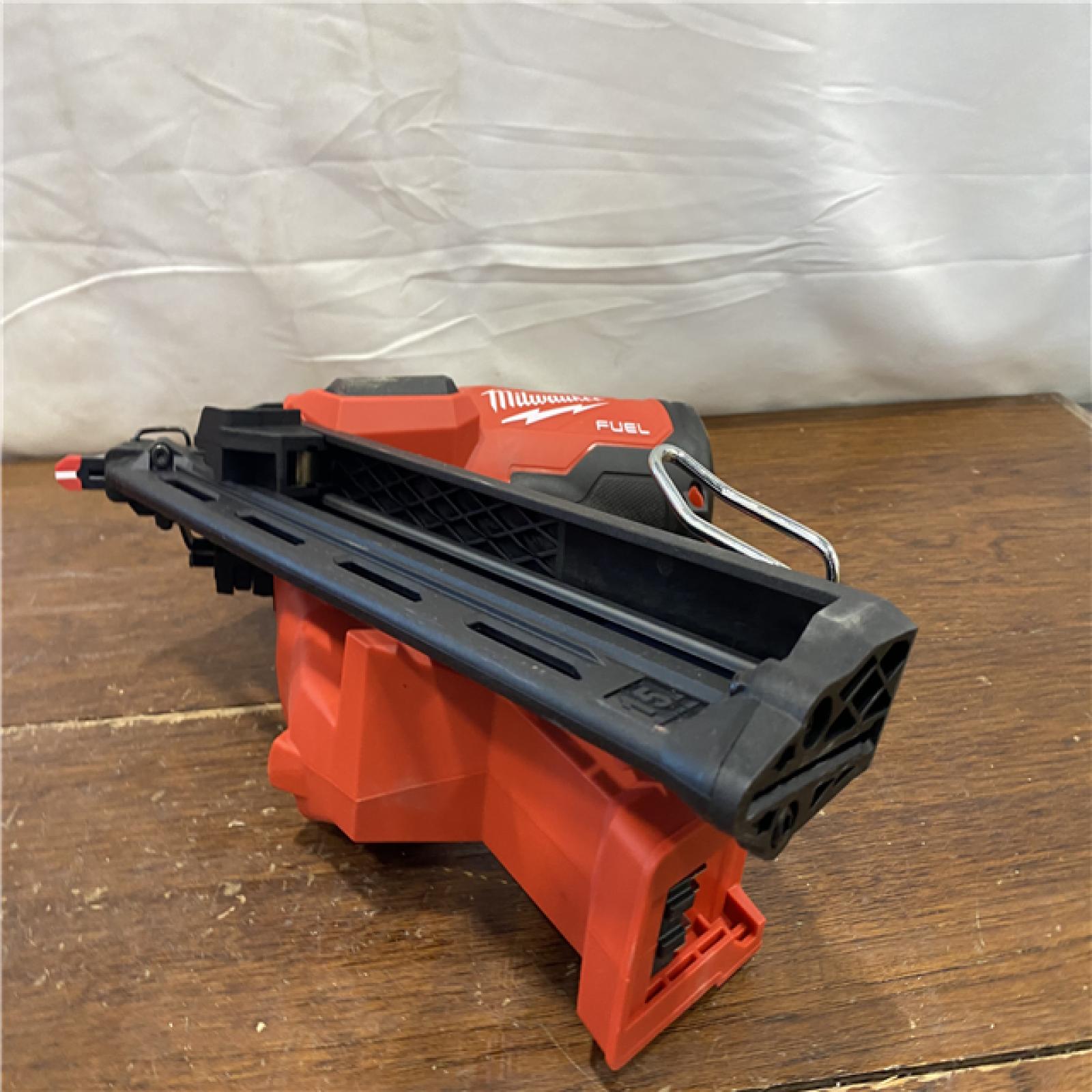 AS-IS Milwaukee 2839-20 M18 FUEL 15 Ga. 18 Volt Brushless Angled Finish Nailer