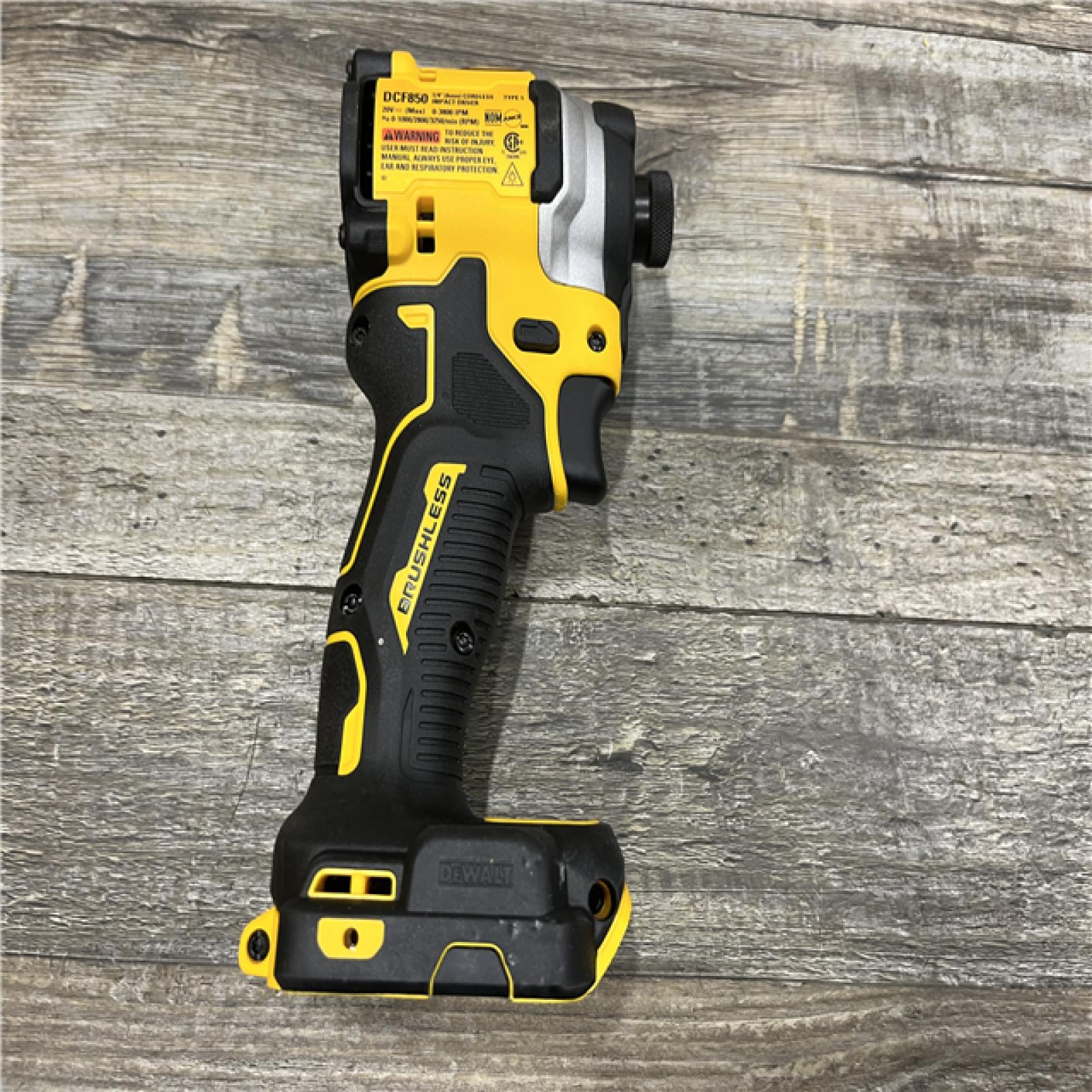 AS-IS DEWALT ATOMIC 20V MAX Lithium-Ion Cordless 1/4 in. Brushless Impact Driver Kit